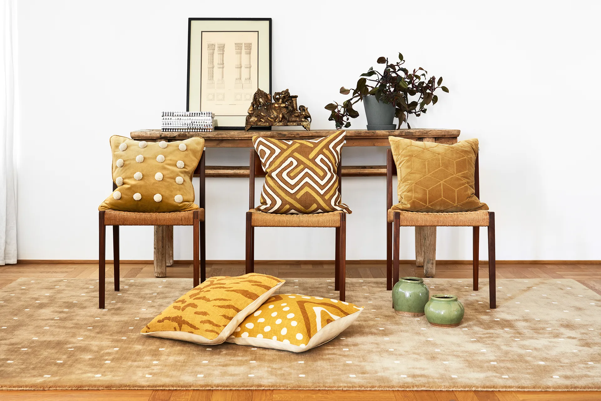 Isha χαλί 247x340 cm, Ανοιχτό μπεζ-υπόλευκο Chhatwal & Jonsson