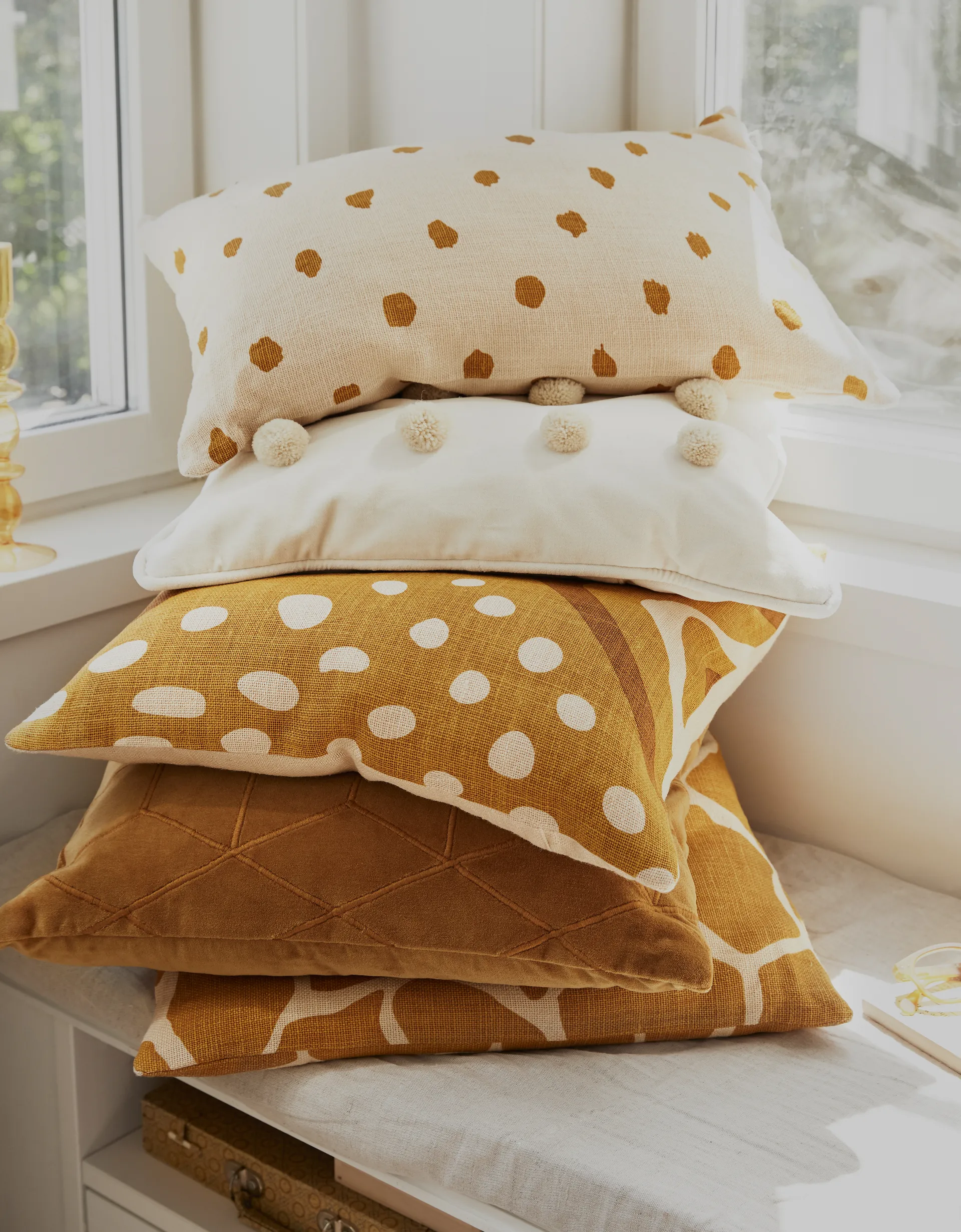 Yash μαξιλαροθήκη 40x60 cm, Καυτερό κίτρινο Chhatwal & Jonsson