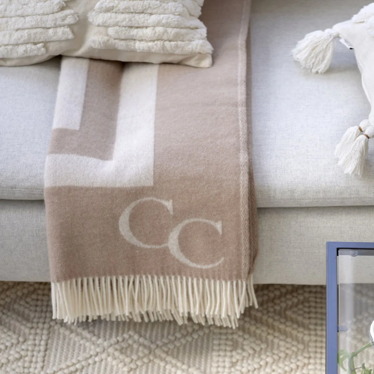 Monogram μάλλινο ριχτάρι 130x200 cm, μπεζ Classic Collection