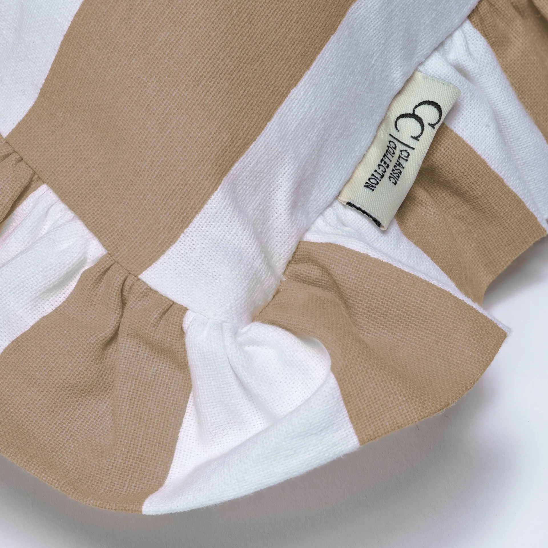 Ruffle Stripes Κάλυμμα μαξιλαριού 50x50 εκ., Beige Classic Collection