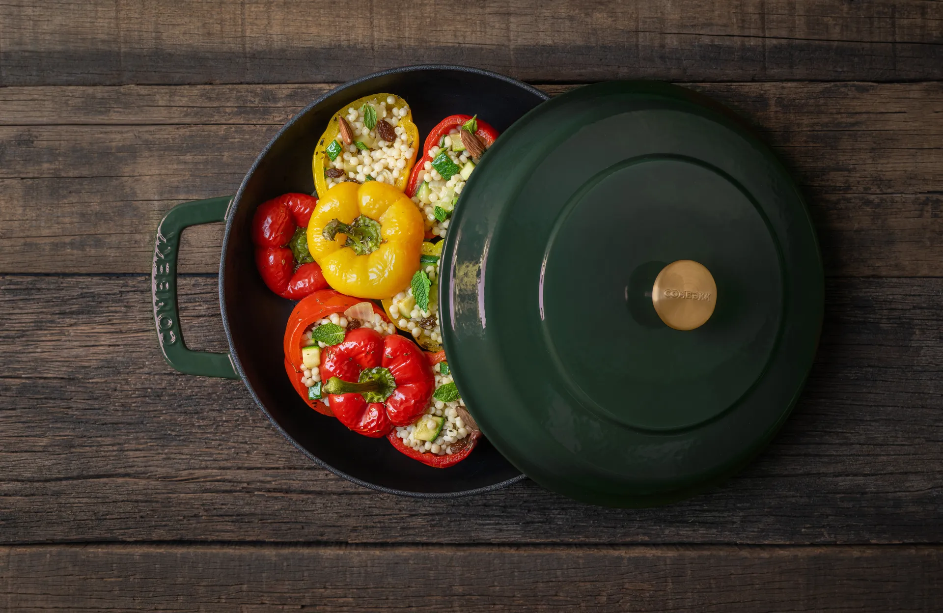 Combekk Εμαγιέ τηγάνι-κατσαρόλα από χυτοσίδηρο Ø28 εκ., Holly Green-gold πόμολο Combekk