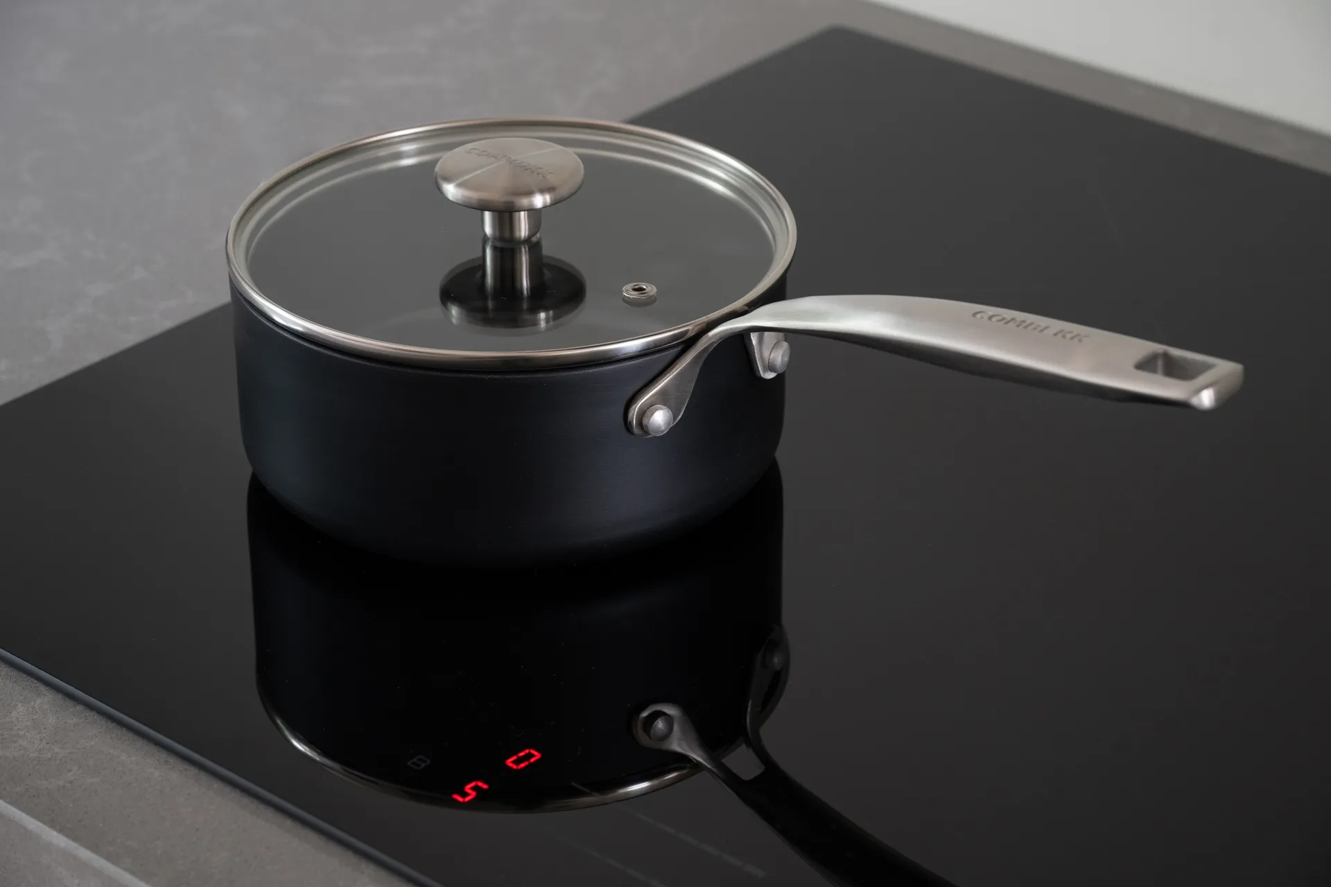 Combekk Element κατσαρόλα με καπάκι αλουμίνιο μαύρο, Ø18 εκ. Combekk