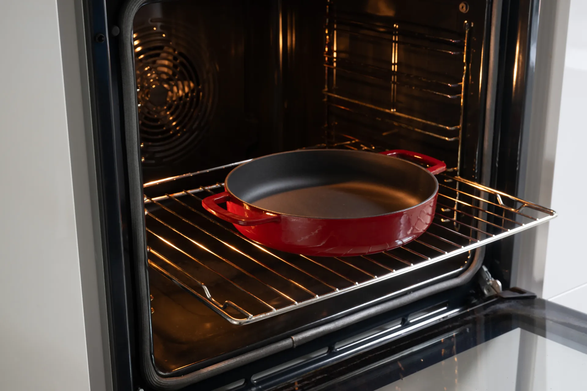 Combekk Enameled τηγάνι από χυτοσίδηρο Ø28 εκ., Bordeaux Combekk