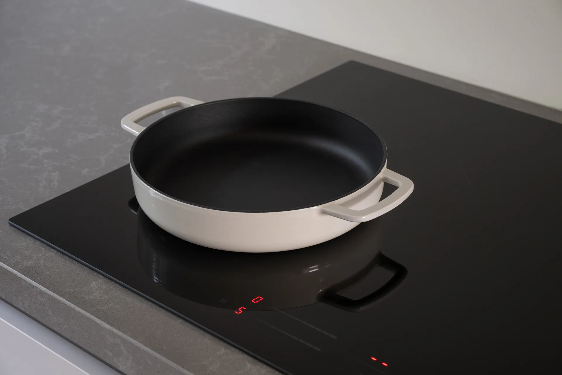 Combekk Enameled τηγάνι από χυτοσίδηρο Ø28 εκ., Sand Combekk