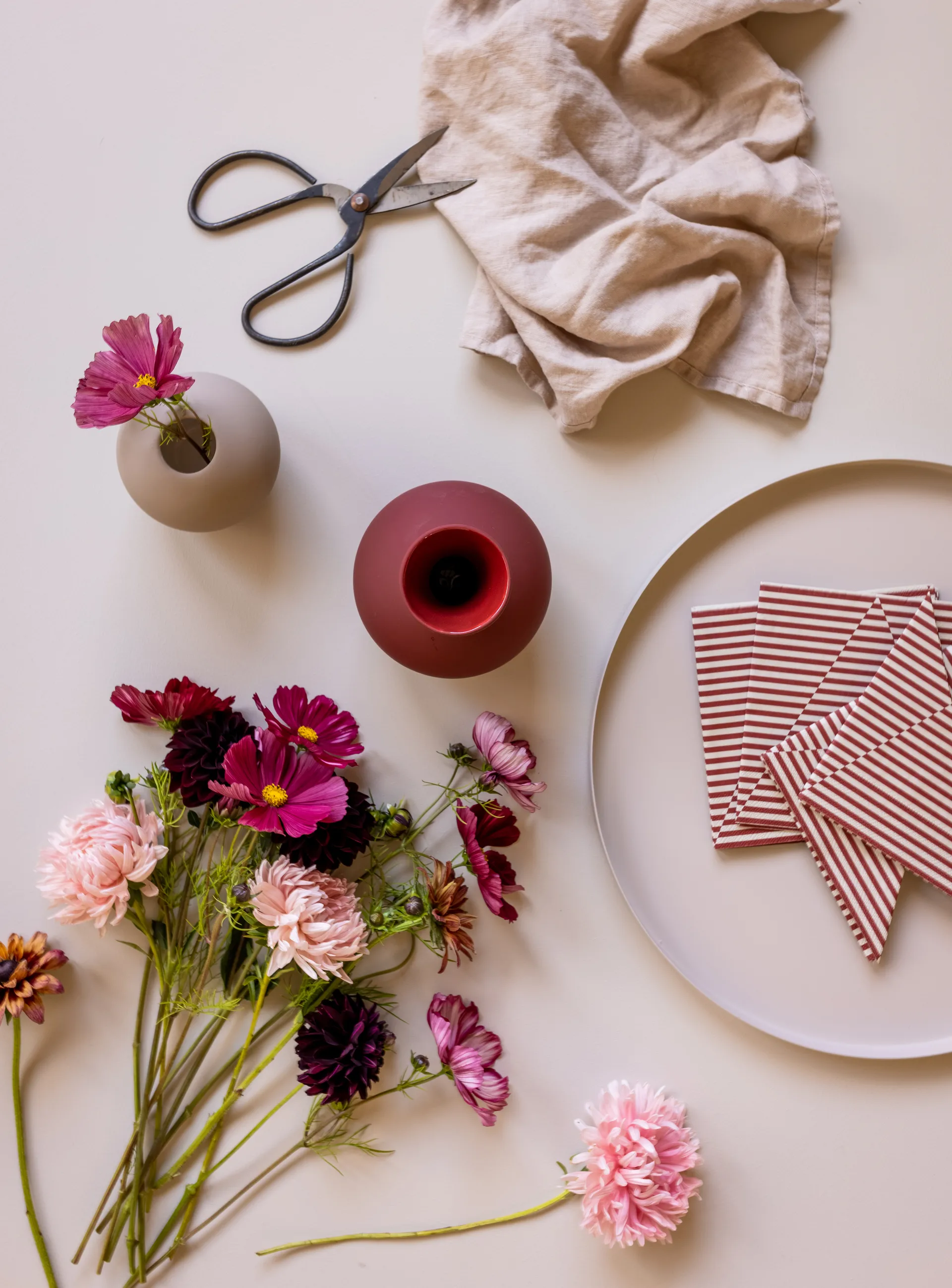 Broken Lines χαρτοπετσέτες 33x33 Συσκευασία 20 τεμαχίων, Μούρο-λευκό Cooee Design