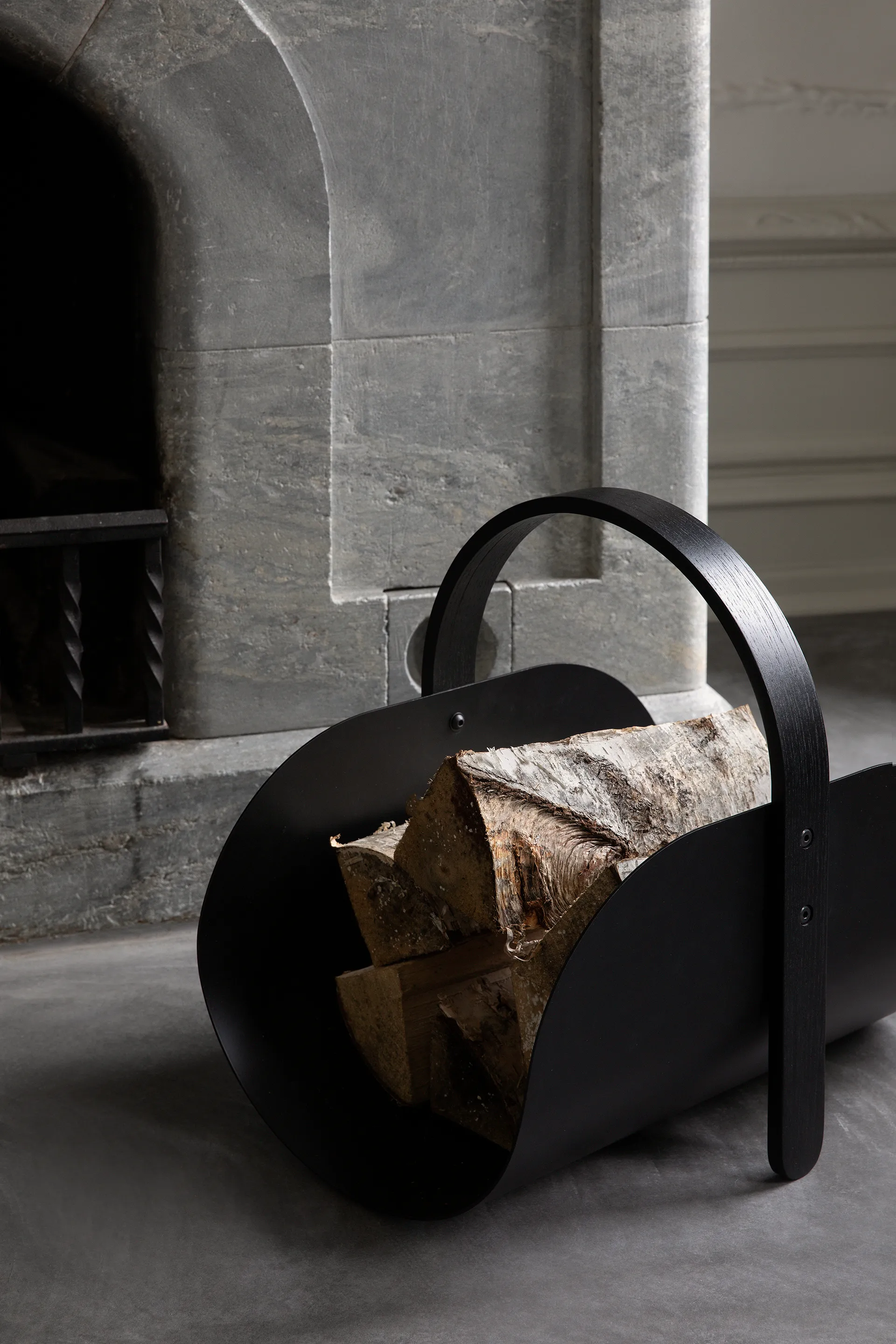 Woody ξύλινο καλάθι, Μαύρη βερνικωμένη δρυς Cooee Design