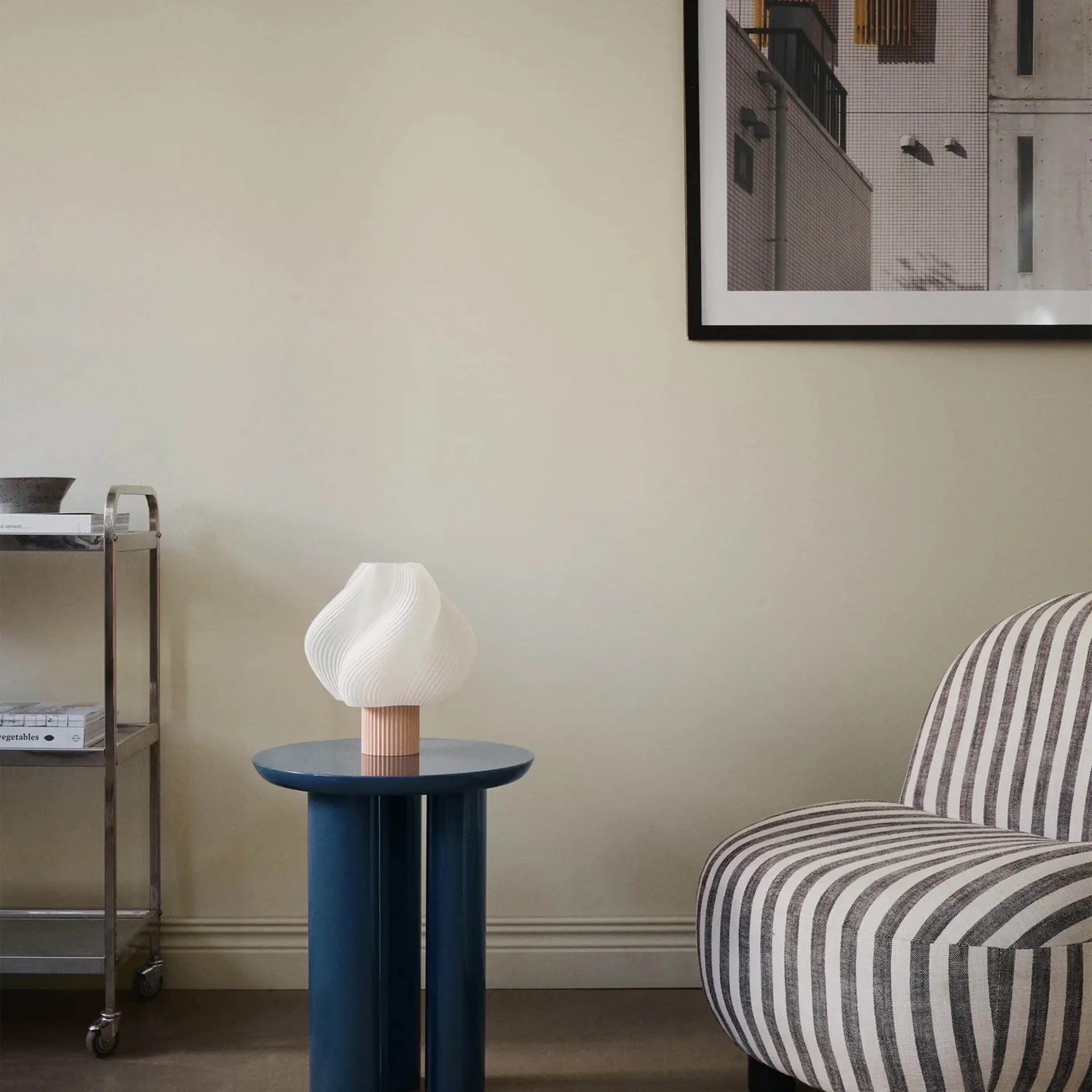 Soft Serve επιτραπέζιο φωτιστικό, Αγριοφράουλα, Κανονικό, 26 cm Crème Atelier