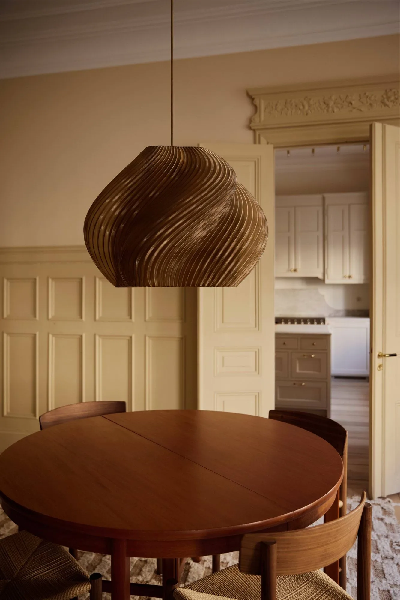 Soft Serve κρεμαστό φωτιστικό, Caramel-chrome, Mega, 60 εκ. Crème Atelier