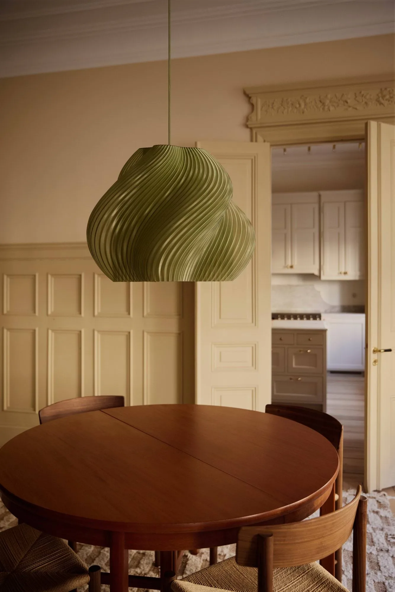 Soft Serve κρεμαστό φωτιστικό, Olive-chrome, Mega, 60 εκ. Crème Atelier