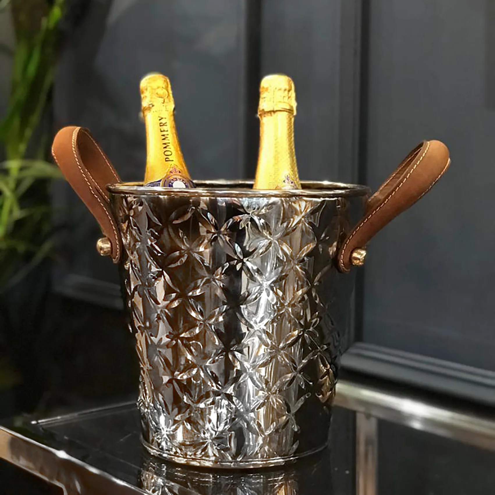 French Fleur ψύκτης κρασιού με δερμάτινη λαβή, Ανοξείδωτο ατσάλι Culinary Concepts