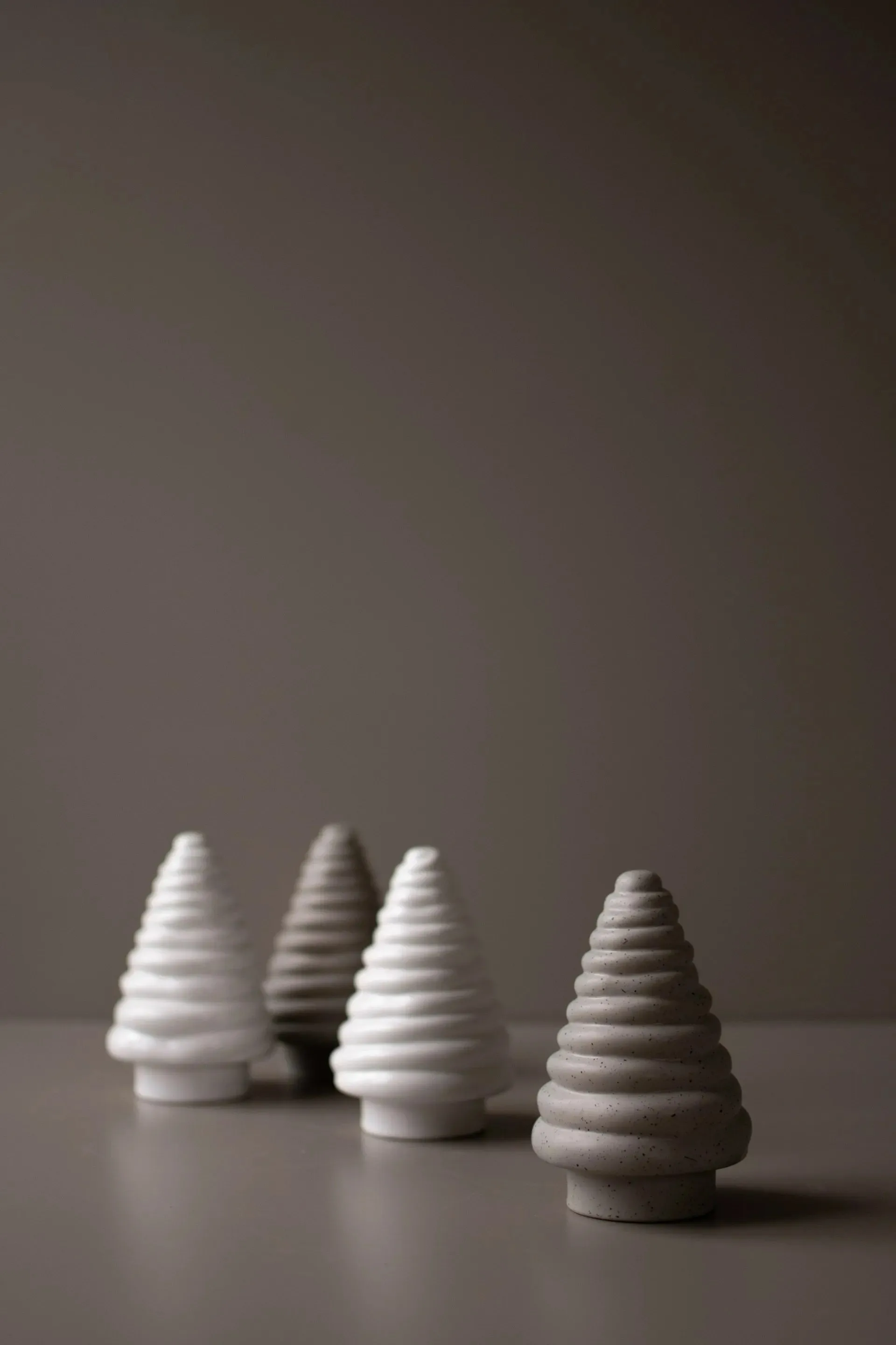 Curl tree διακοσμητικό έλατο 13 cm, Shiny white DBKD