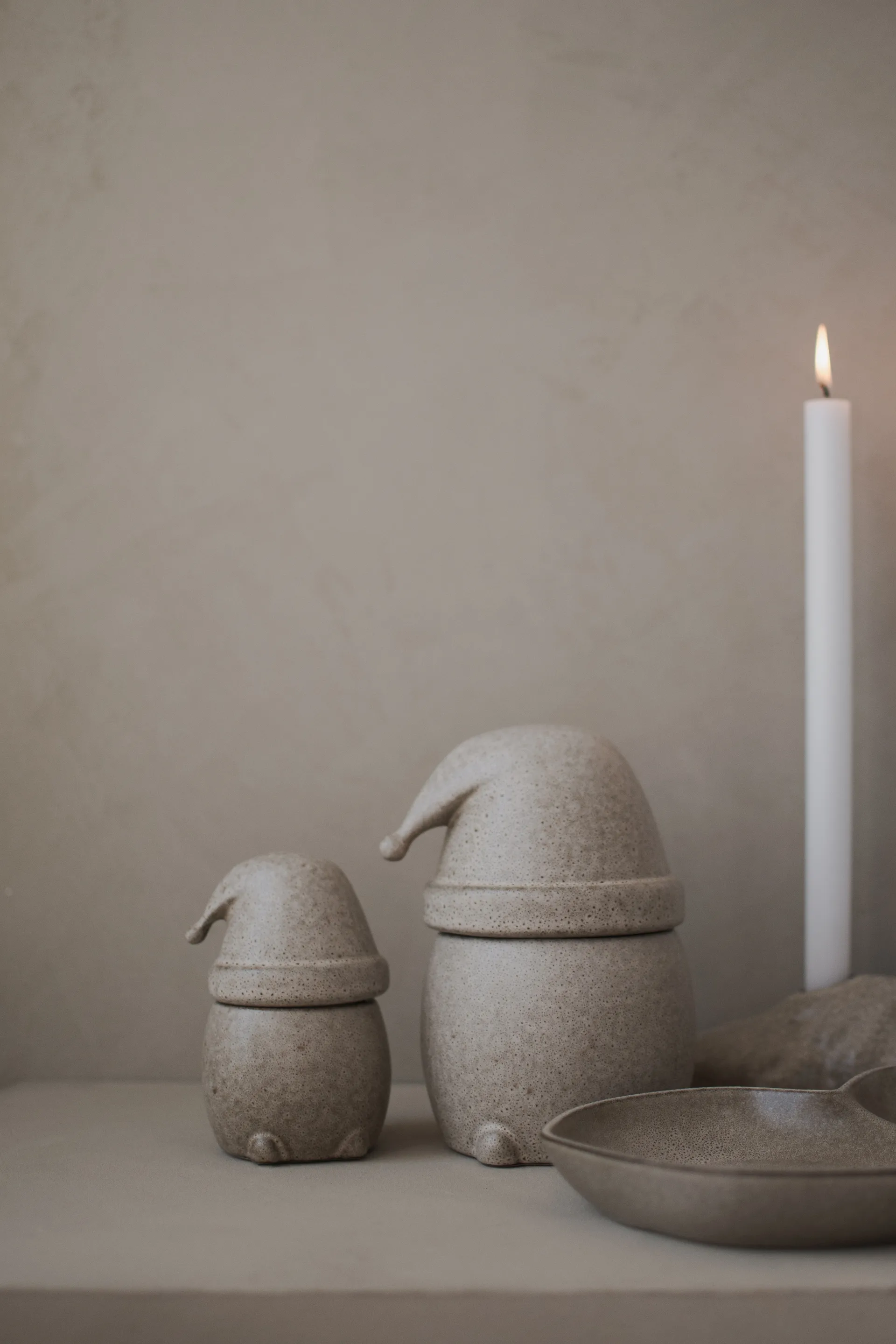 Βάζο με καπάκι μικρό Eating Santa, Beige DBKD