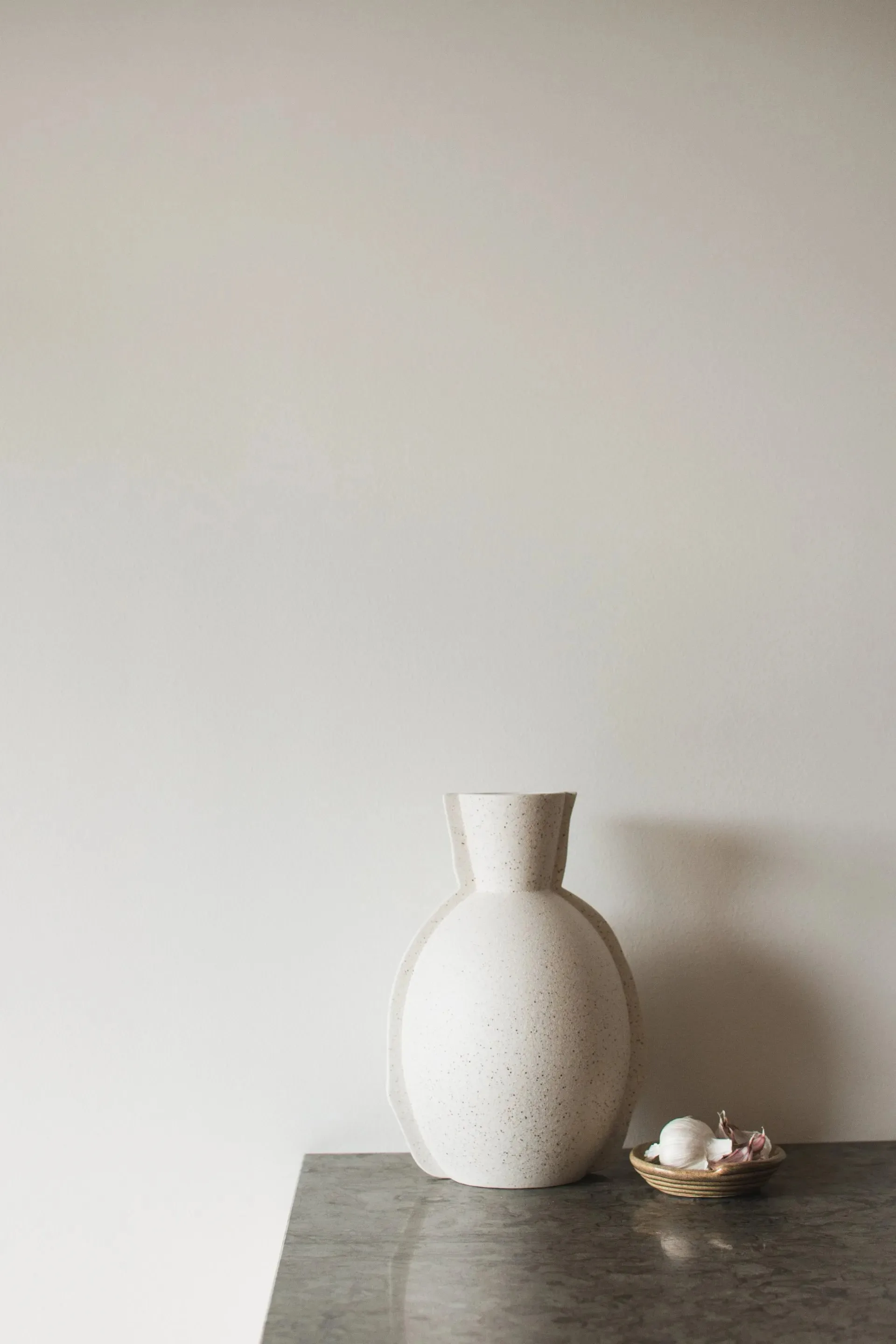 Βάζο Edge H30 cm, Creme dot DBKD