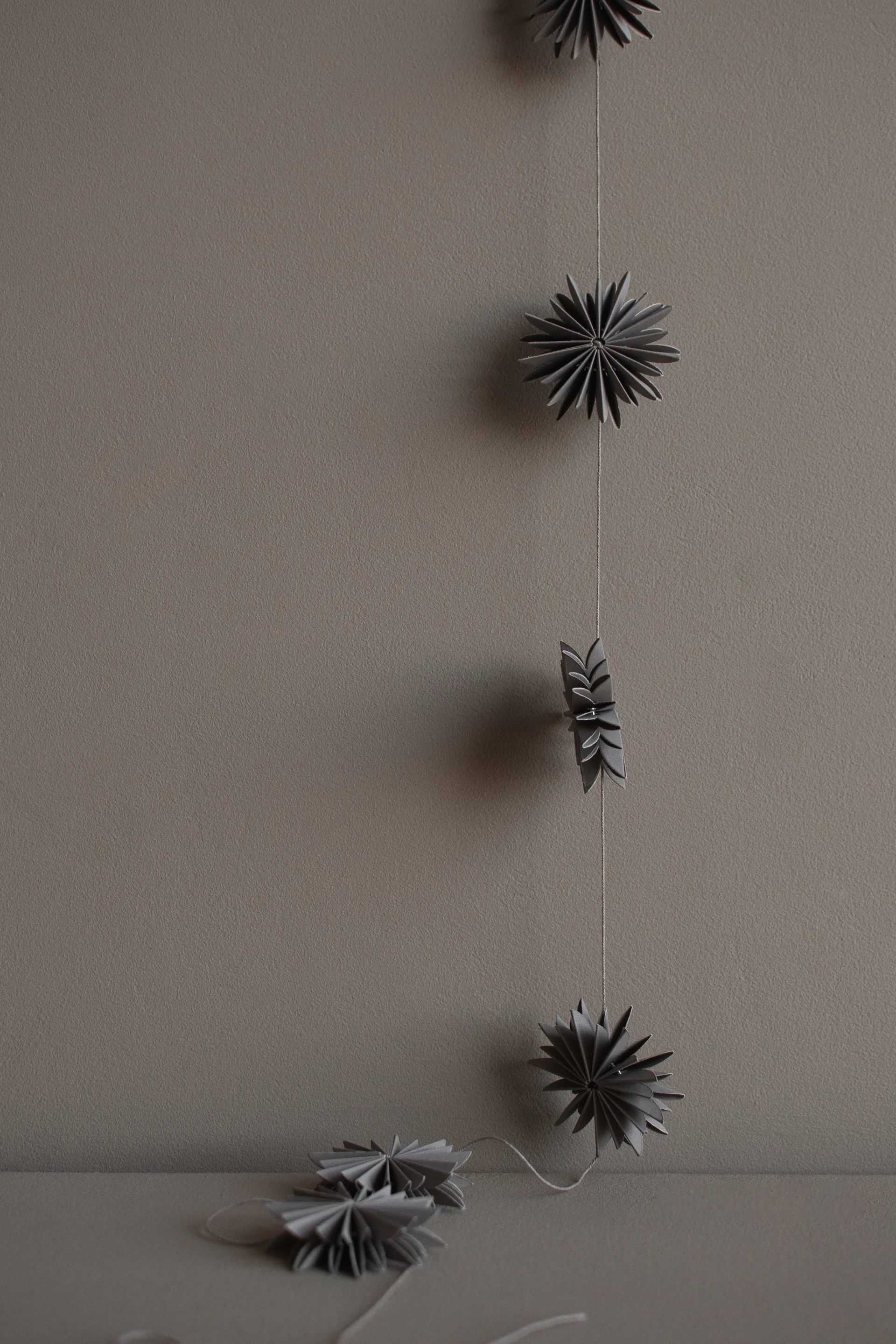 Νιφάδες Garland, Mole DBKD