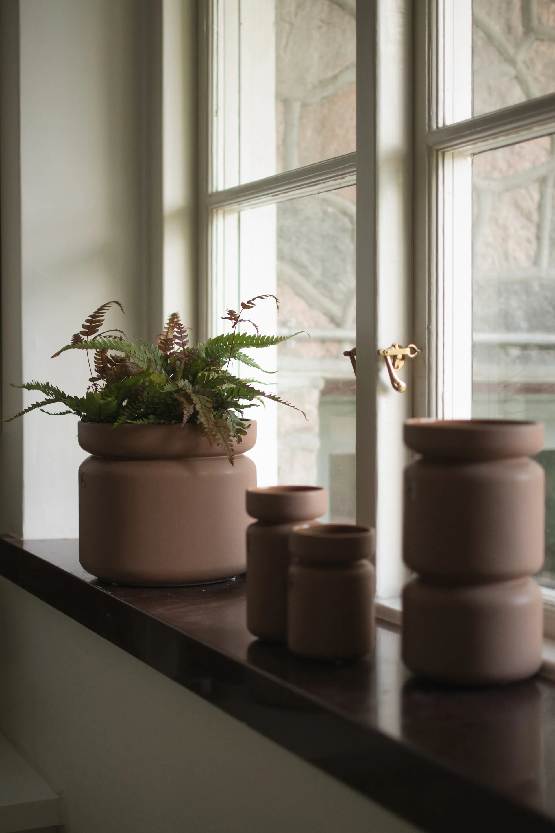 Neck γλάστρα, Nougat, Ø22,5x20 cm DBKD