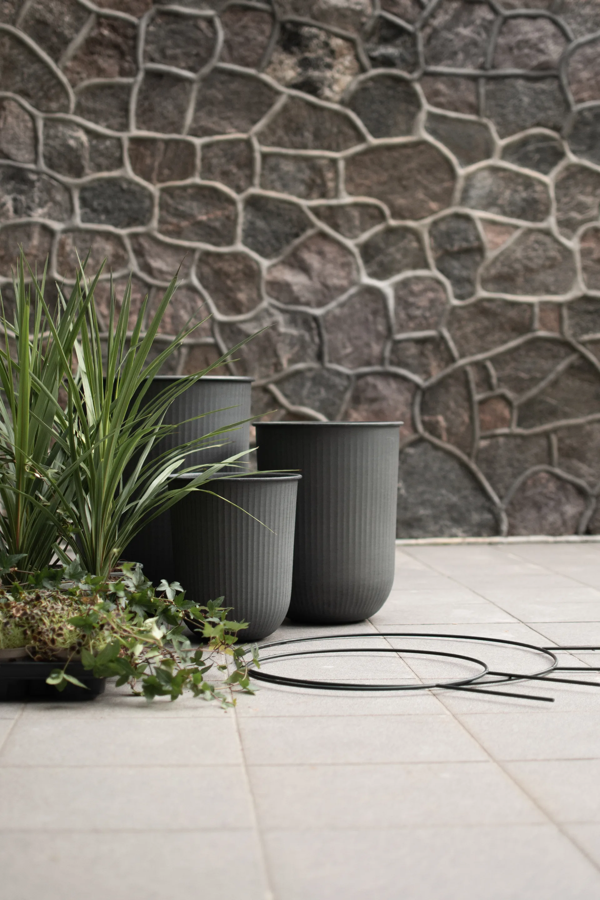 Κεραμικό γλαστράκι Out stripe 3 τεμαχίων, Black DBKD