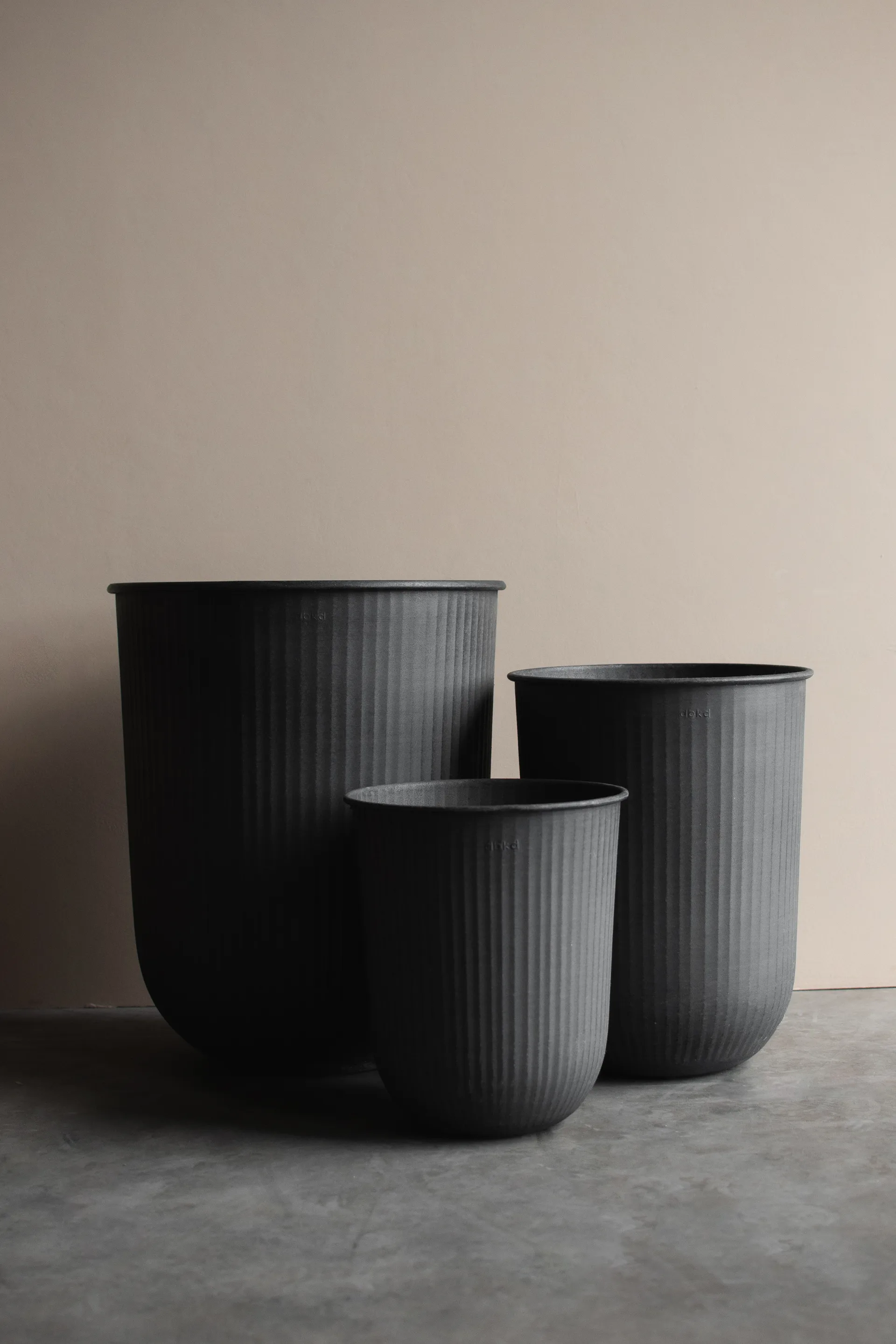 Κεραμικό γλαστράκι Out stripe 3 τεμαχίων, Black DBKD