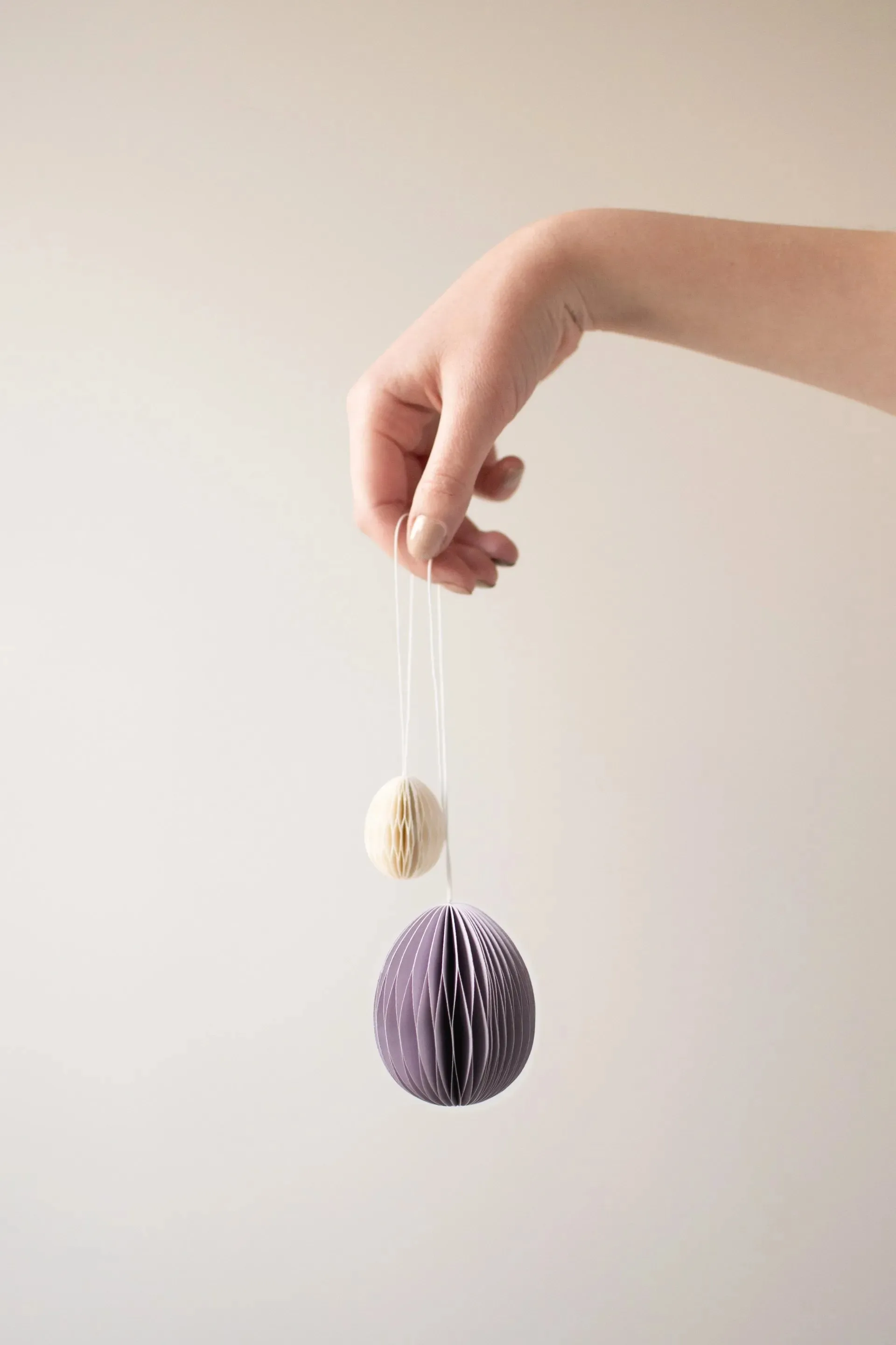 Ovoid πασχαλινό διακοσμητικό από χαρτί small 4 εκ., White DBKD