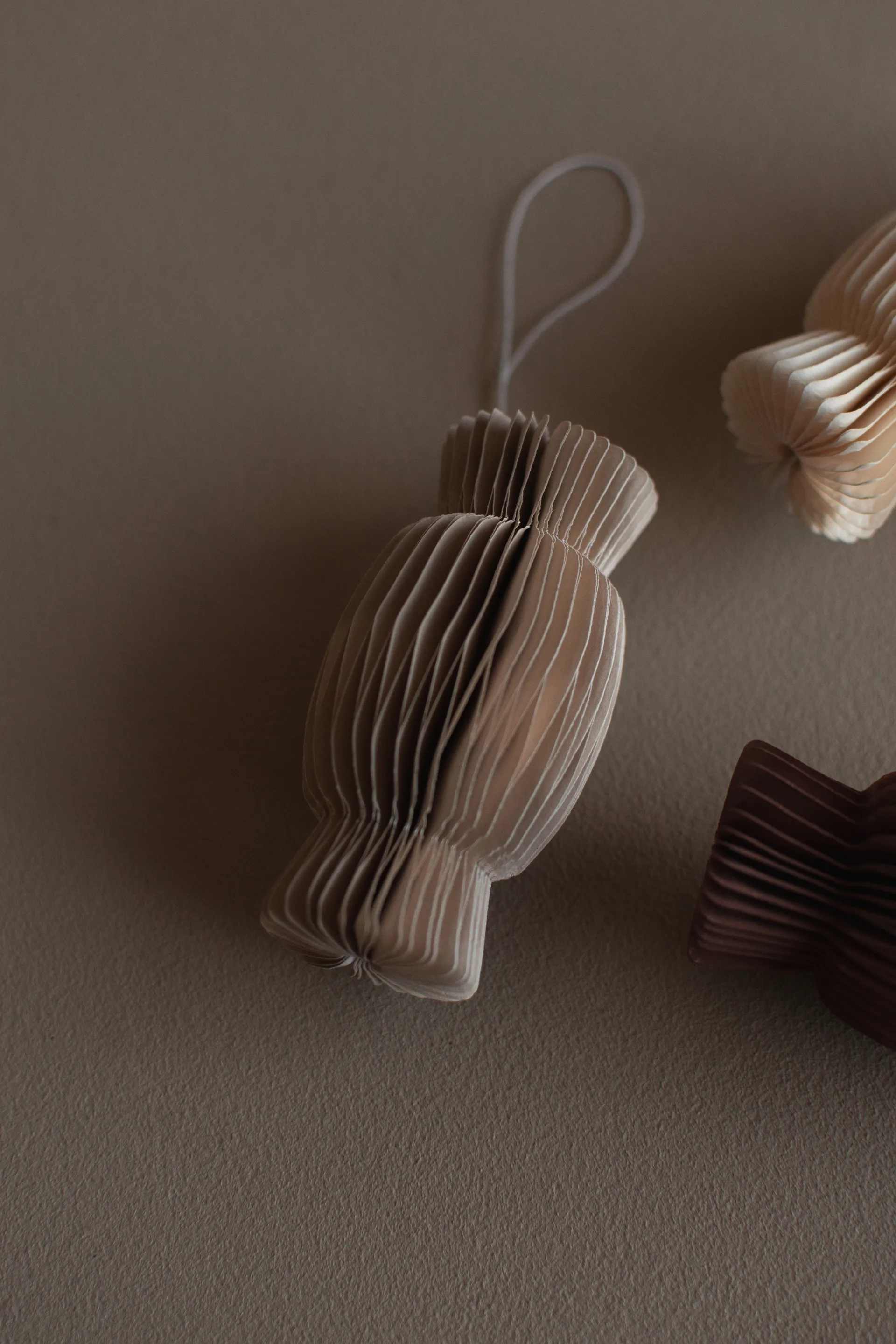 Χριστουγεννιάτικο στολίδι Paper Candy, Beige DBKD