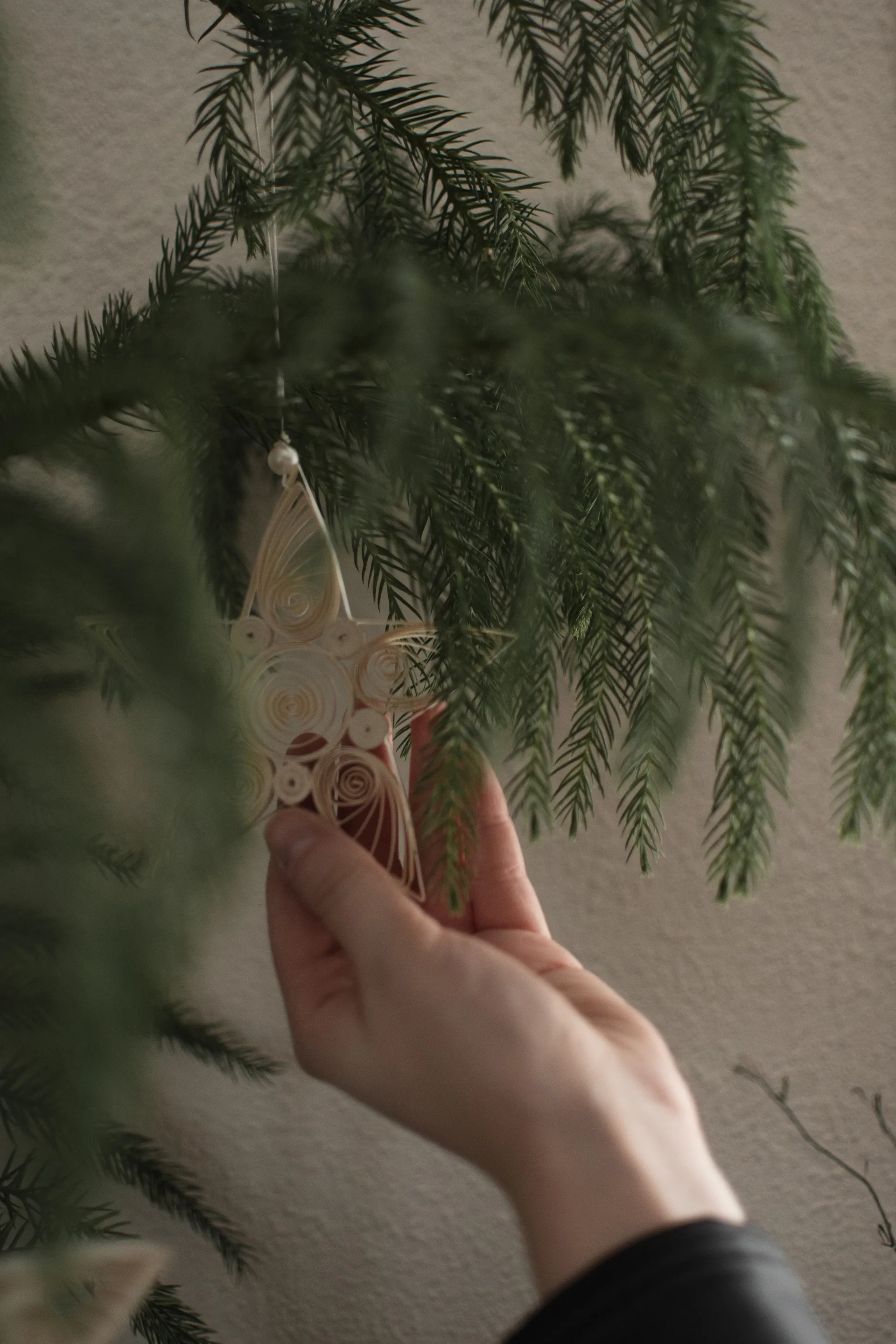 Paper star χριστουγεννιάτικο κρεμαστό αστέρι 10,5 cm, White DBKD