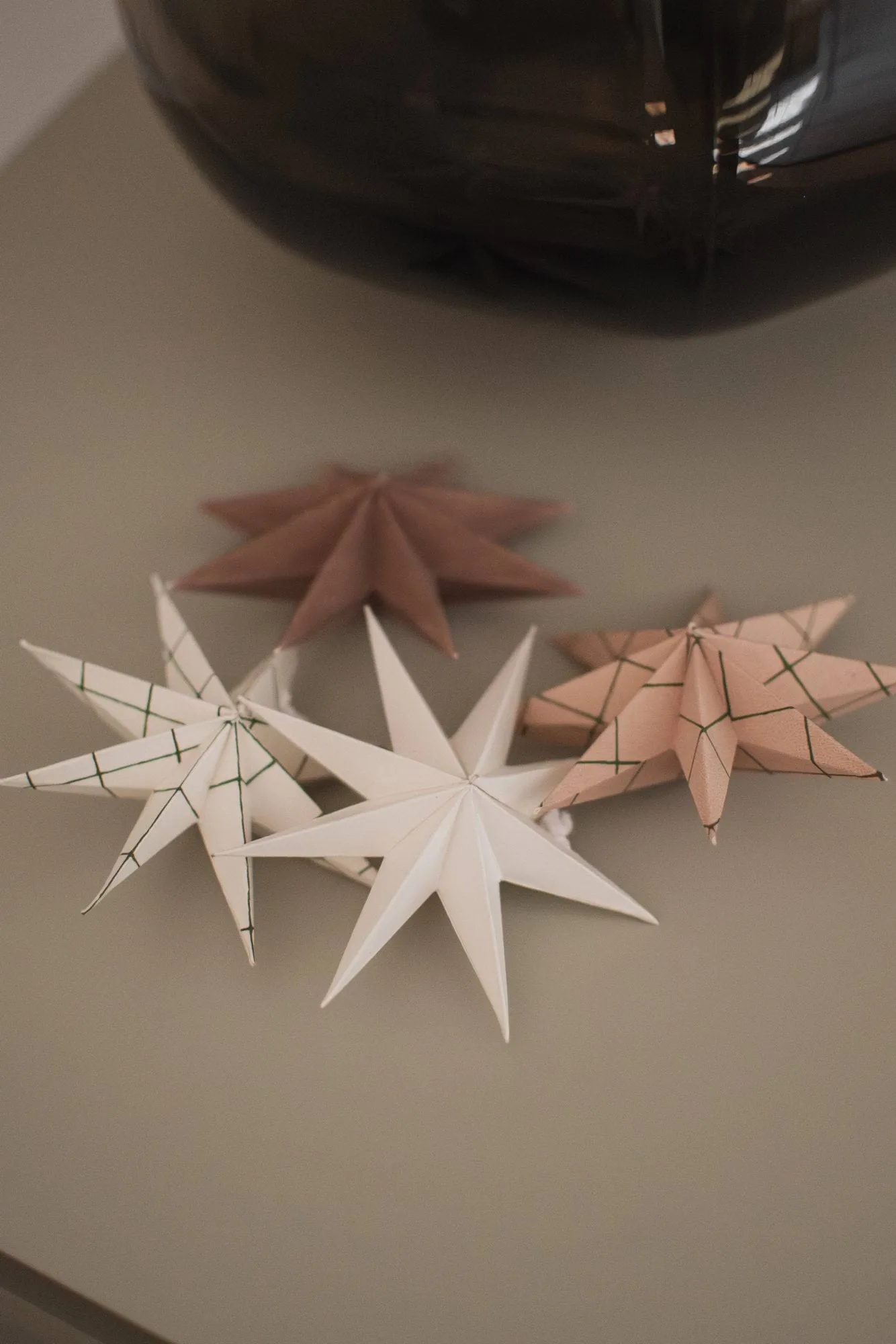 Paper winter star διακοσμητικό κρεμαστό, Square white, small, Ø9 εκ. DBKD