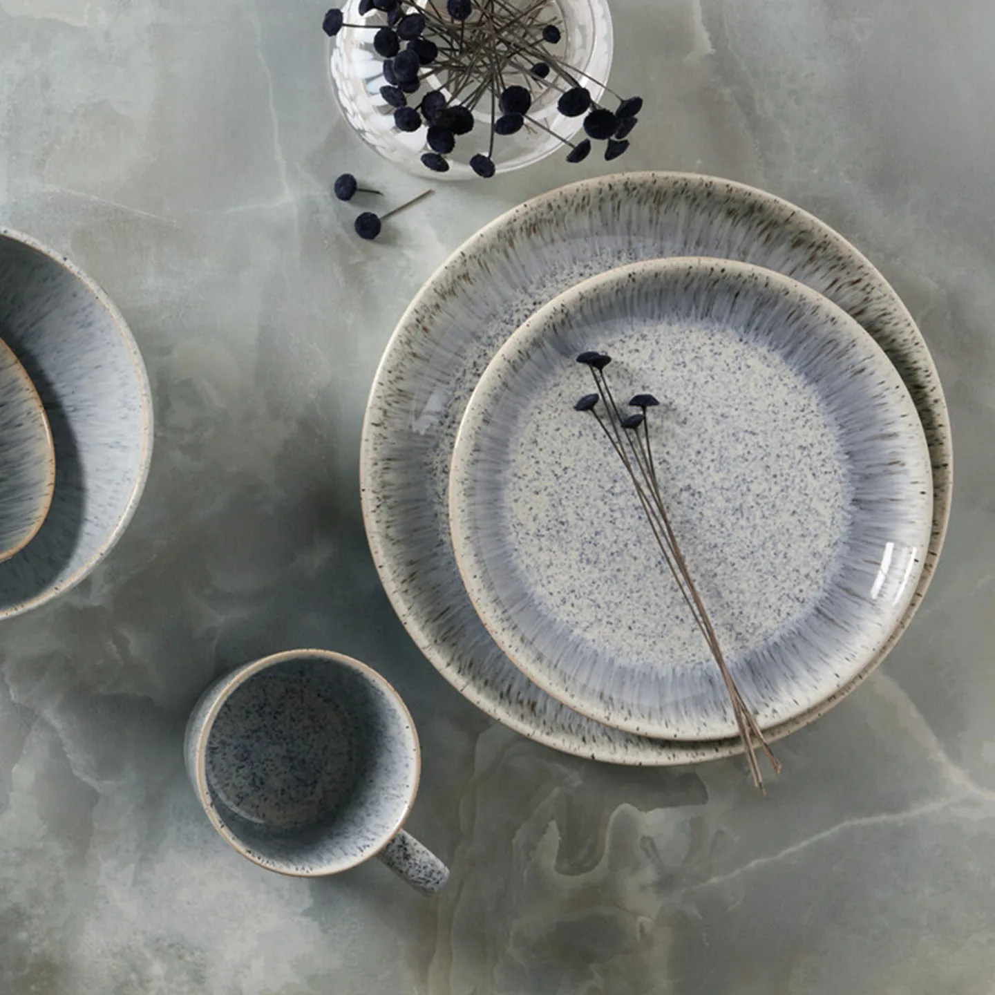 Πιάτο κουπέ διάστικτο Halo 21 εκ, Γκρι-καφέ Denby