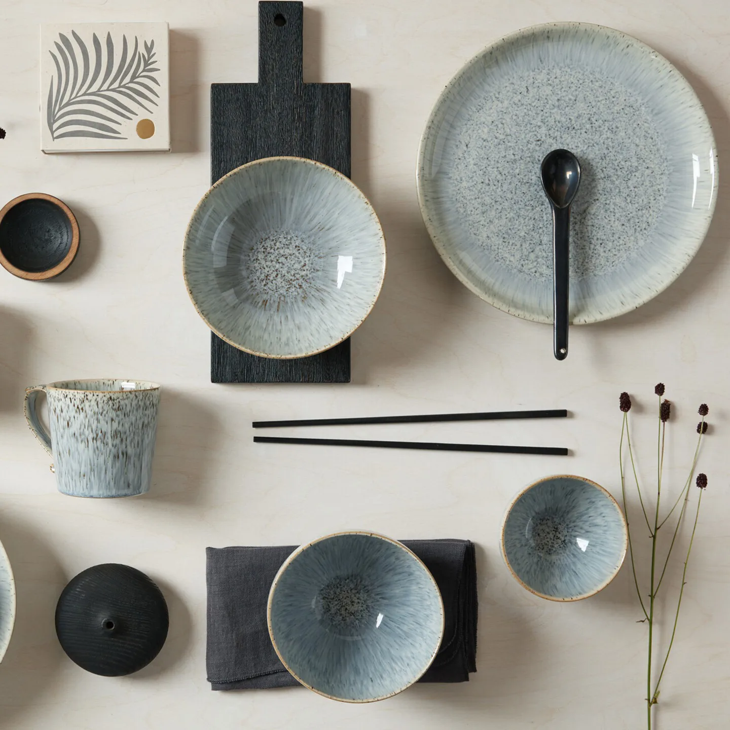 Ρηχό πιάτο διάστικτο, Halo, 26 εκ, Γκρι-καφέ Denby