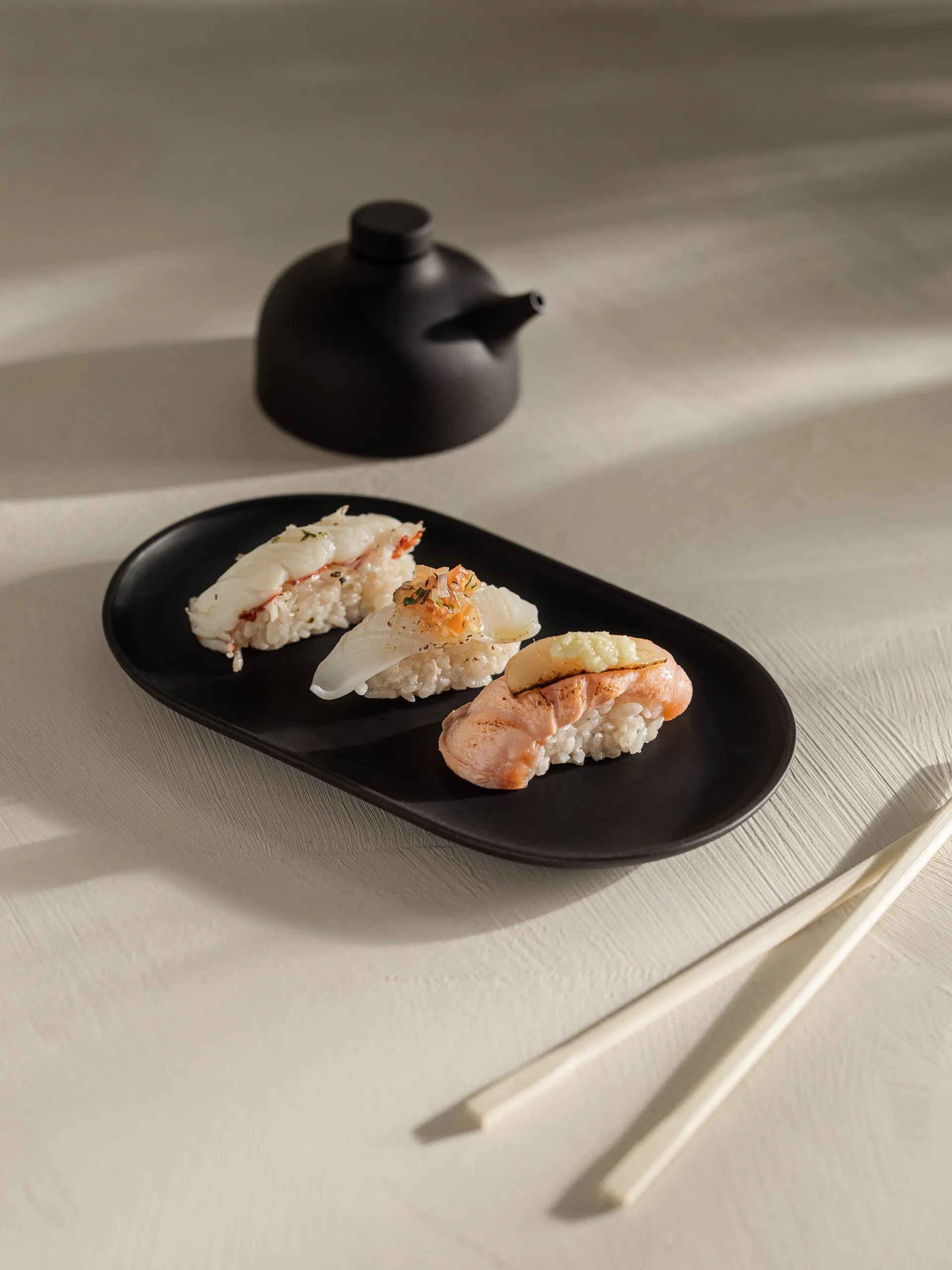 Sand πιάτο οβάλ 12.5x20 cm, Μαύρος πηλός Design House Stockholm