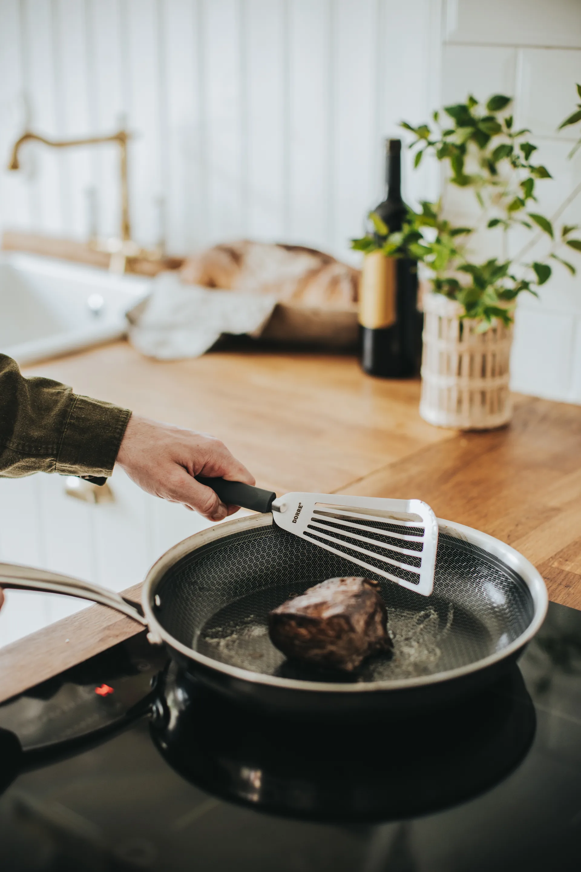 Saira Σπάτουλα τηγανιού 33x8,5x1,8 cm, Ανοξείδωτος χάλυβας-λαβή σιλικόνης γκρι Dorre