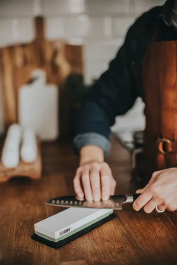 Suri πέτρα ακονίσματος με λαστιχένια βάση 18x6x3 εκ. - 1000/3000 grit - Dorre