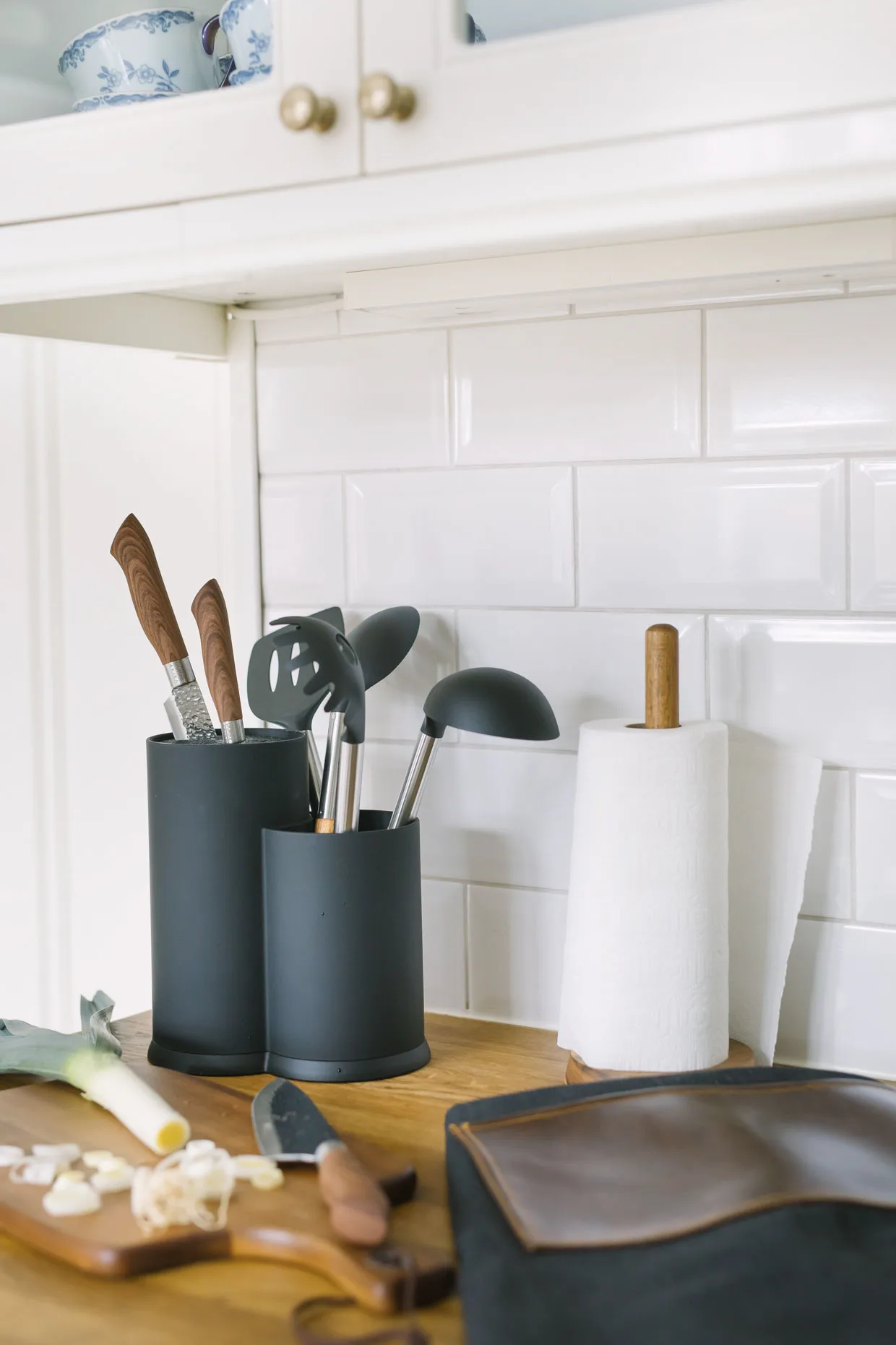 Vida Θήκη μαχαιριών και θήκη για σκεύη 23 cm, Μαύρο Dorre