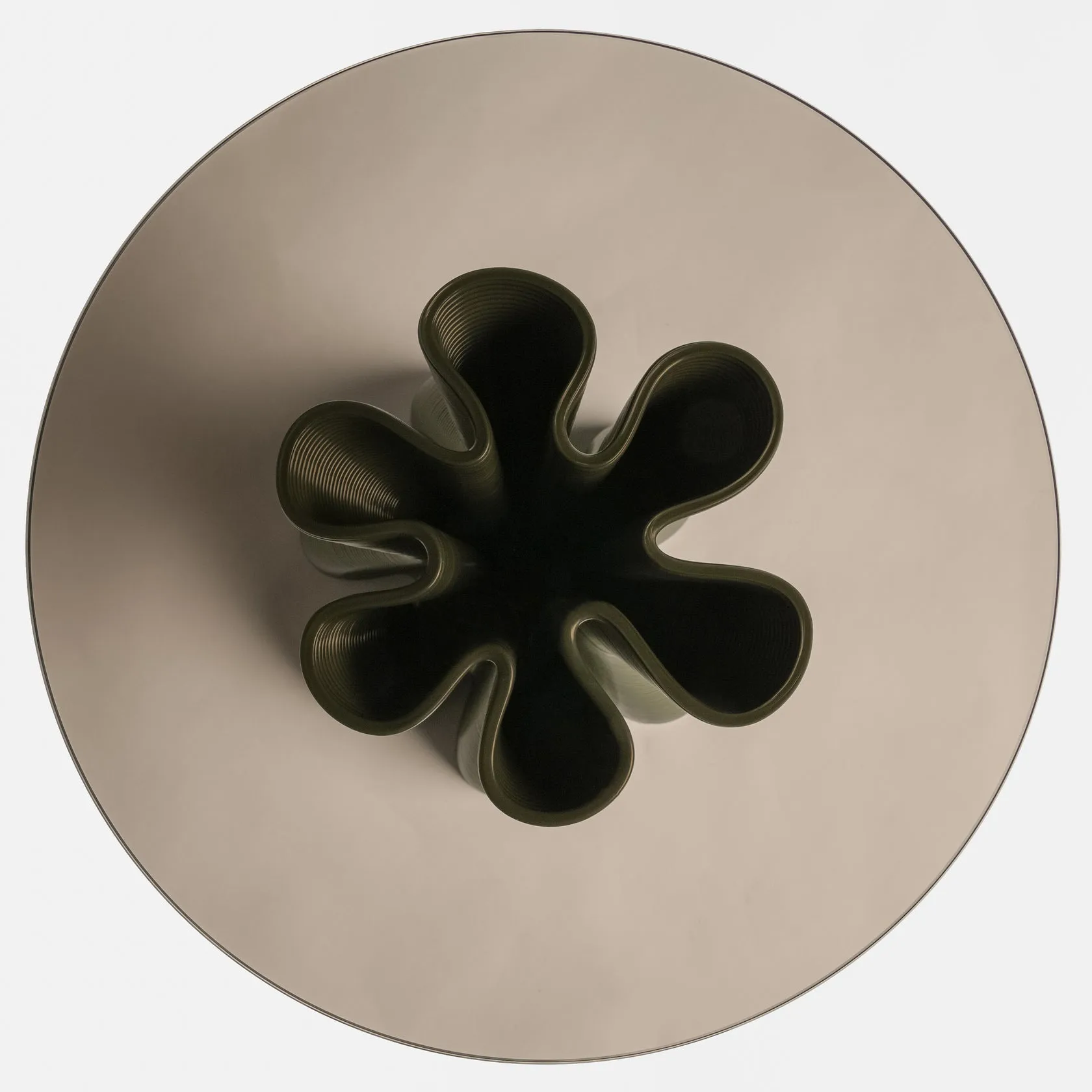 Anemone βοηθητικό τραπεζάκι Ø50 cm, Olive Ekbacken Studios