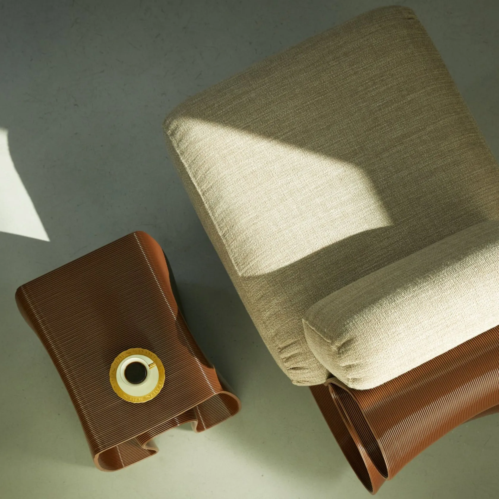 Eel βοηθητικό τραπεζάκι 38x40 cm, Chocolate Ekbacken Studios