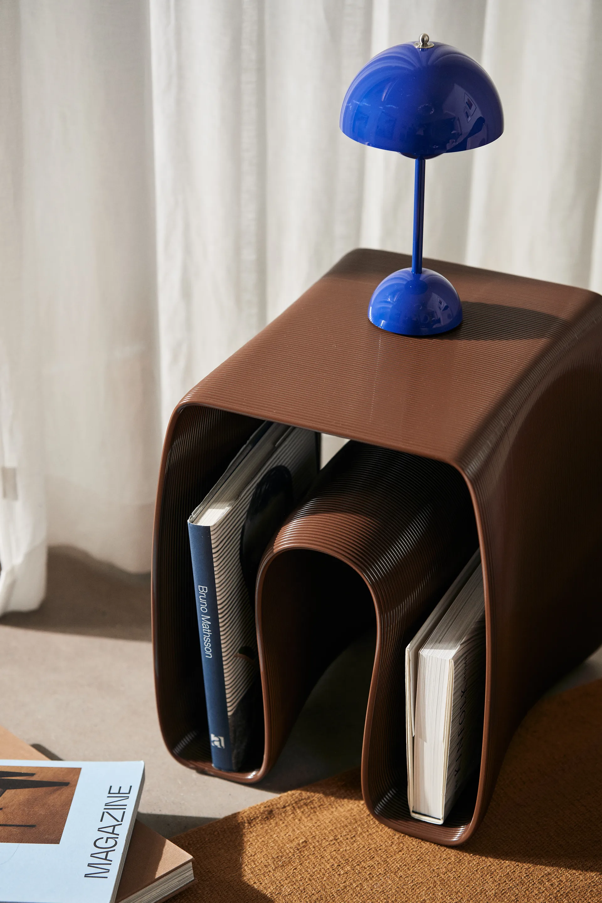 Eel βοηθητικό τραπεζάκι 38x40 cm, Chocolate Ekbacken Studios