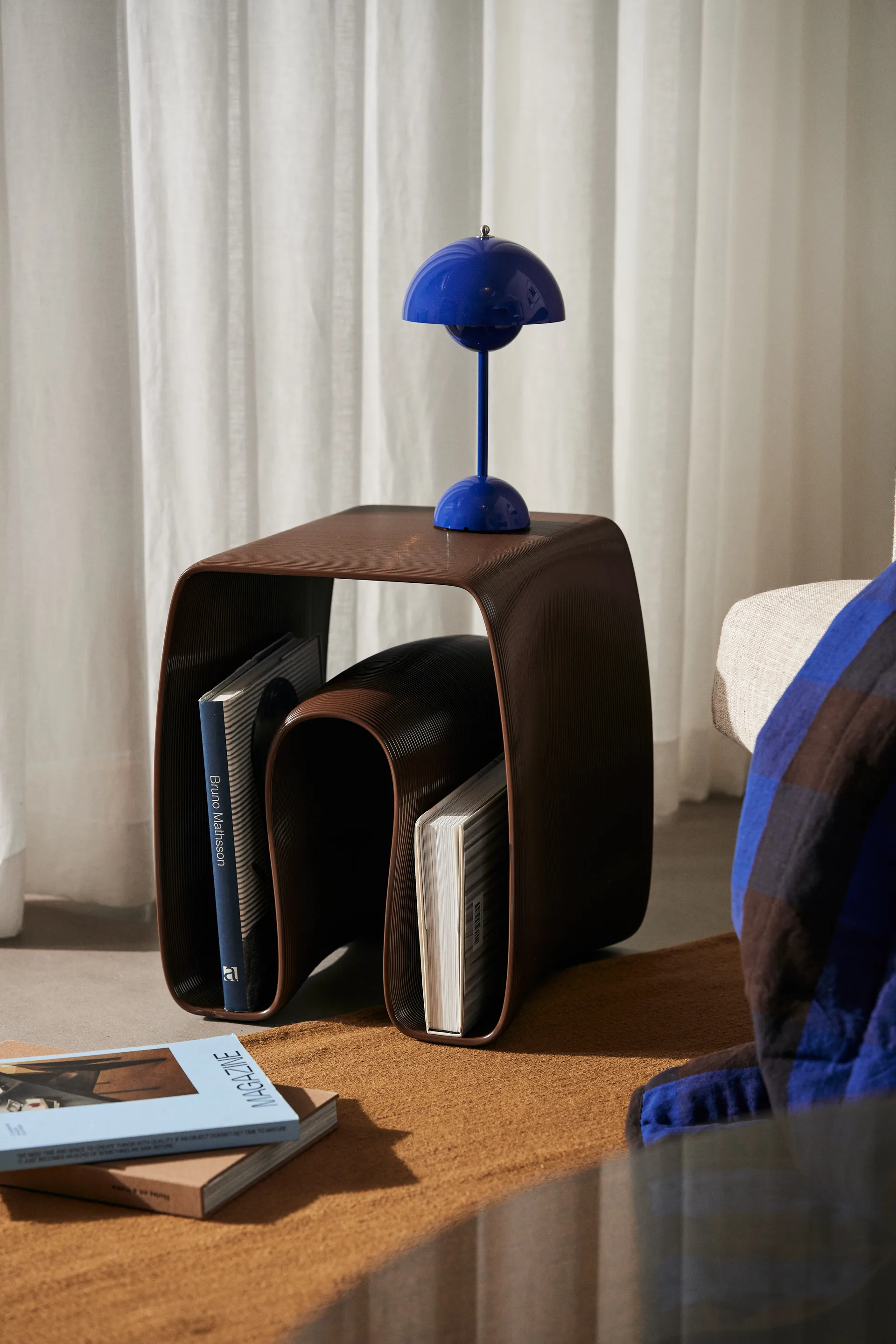 Eel βοηθητικό τραπεζάκι 38x40 cm, Chocolate Ekbacken Studios