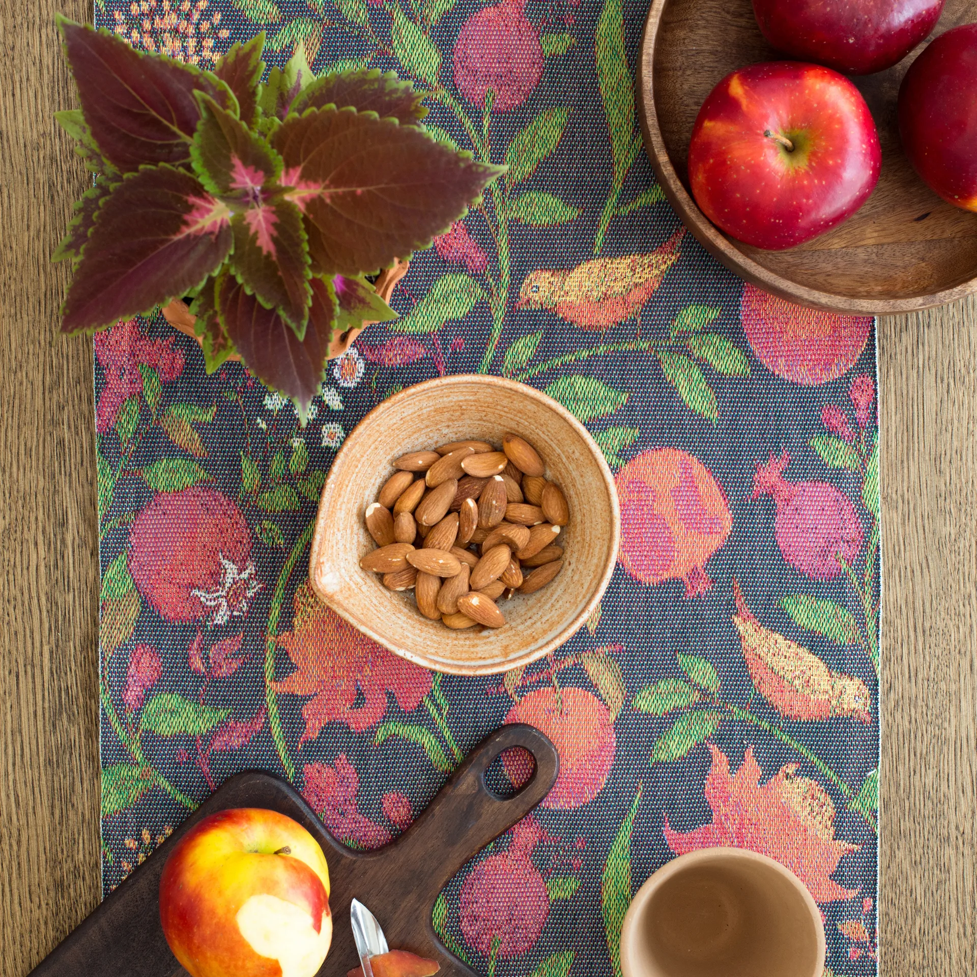 Fruktrik μακρόστενο διακοσμητικό τραπεζομάντιλο 35x120 cm, πολύχρωμο Ekelund Linneväveri