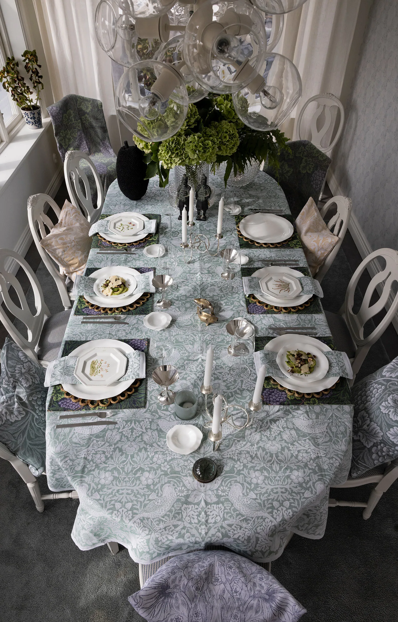 Strawberry Thief τραπεζομάντηλο 150x300 εκ., Πράσινο Ekelund Linneväveri