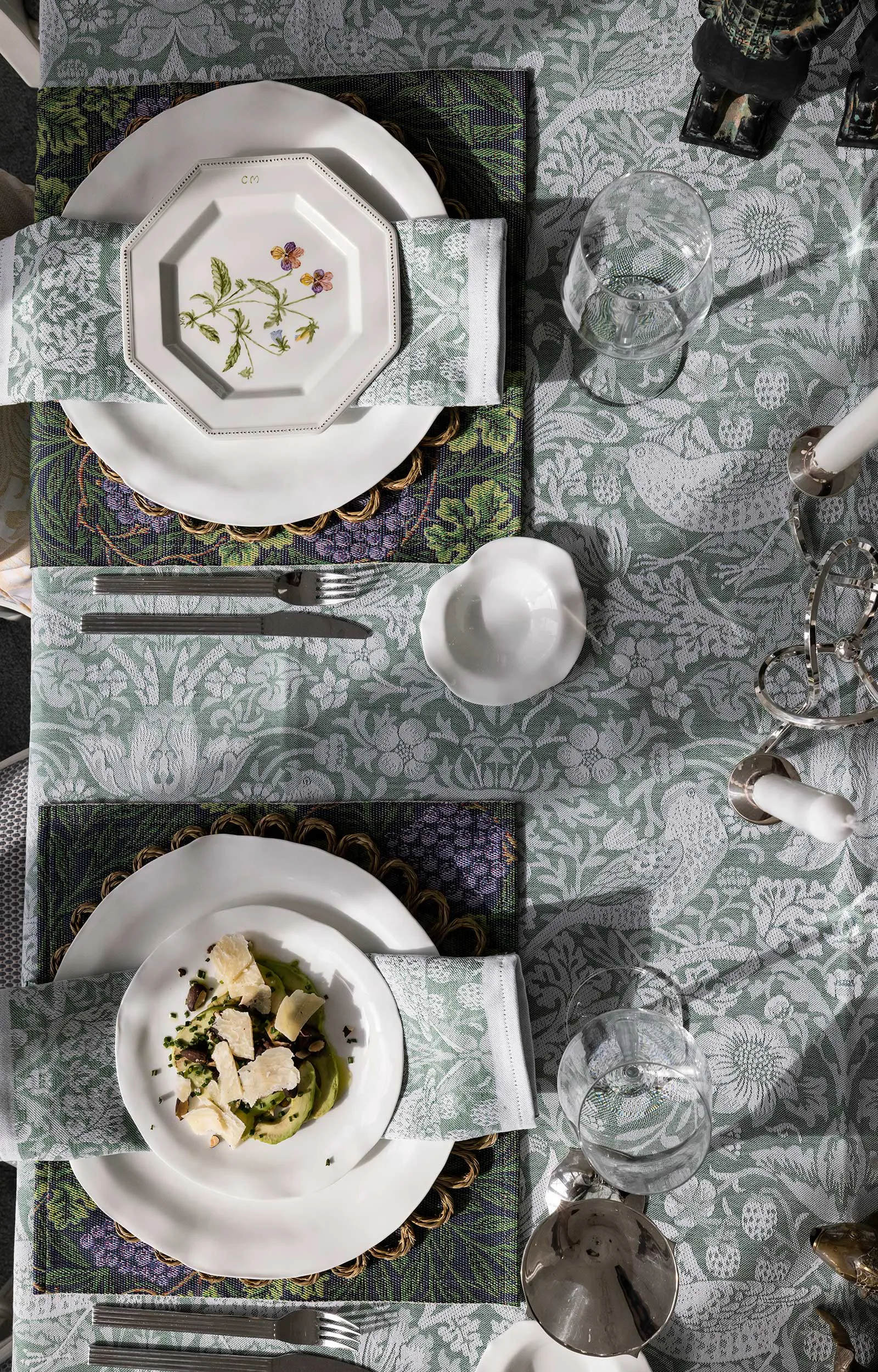 Strawberry Thief τραπεζομάντηλο 50x150 εκ., Πράσινο Ekelund Linneväveri