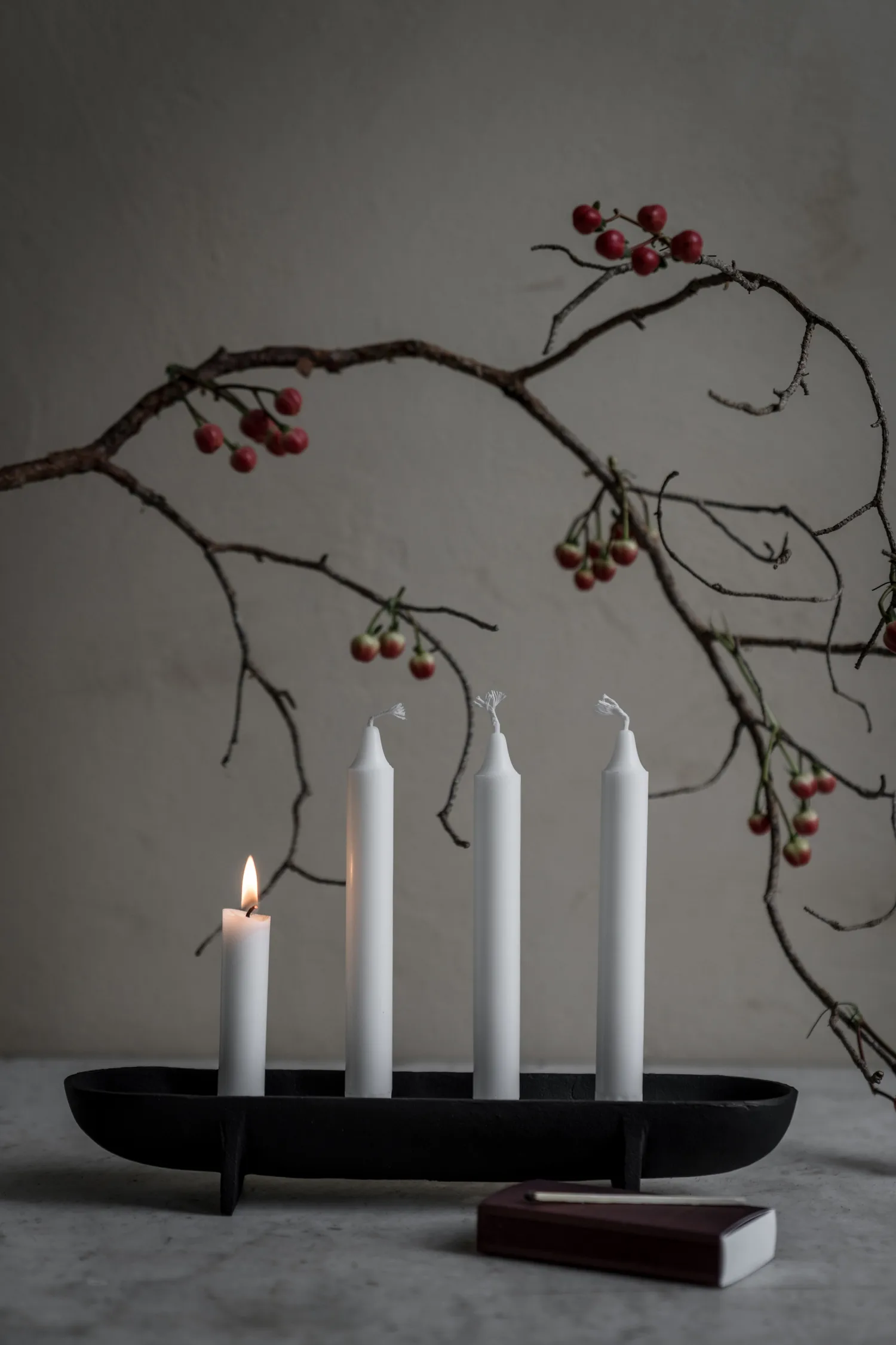 Κηροπήγιο advent Ernst 4 κεριών, Μαύρο ERNST