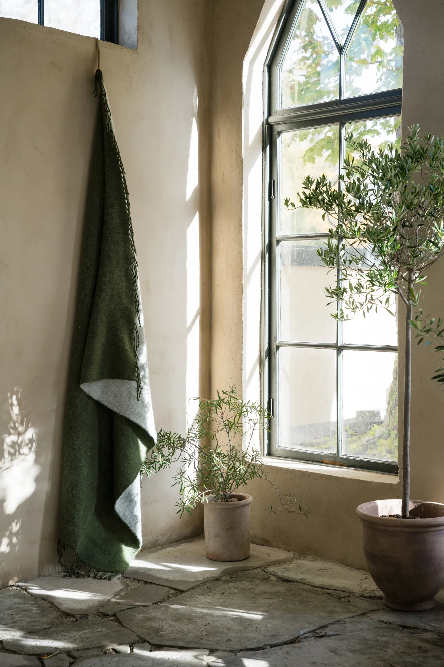 Ριχτάρι Ernst με κρόσσια, 130x170 εκ., Πράσινο-λευκό ERNST