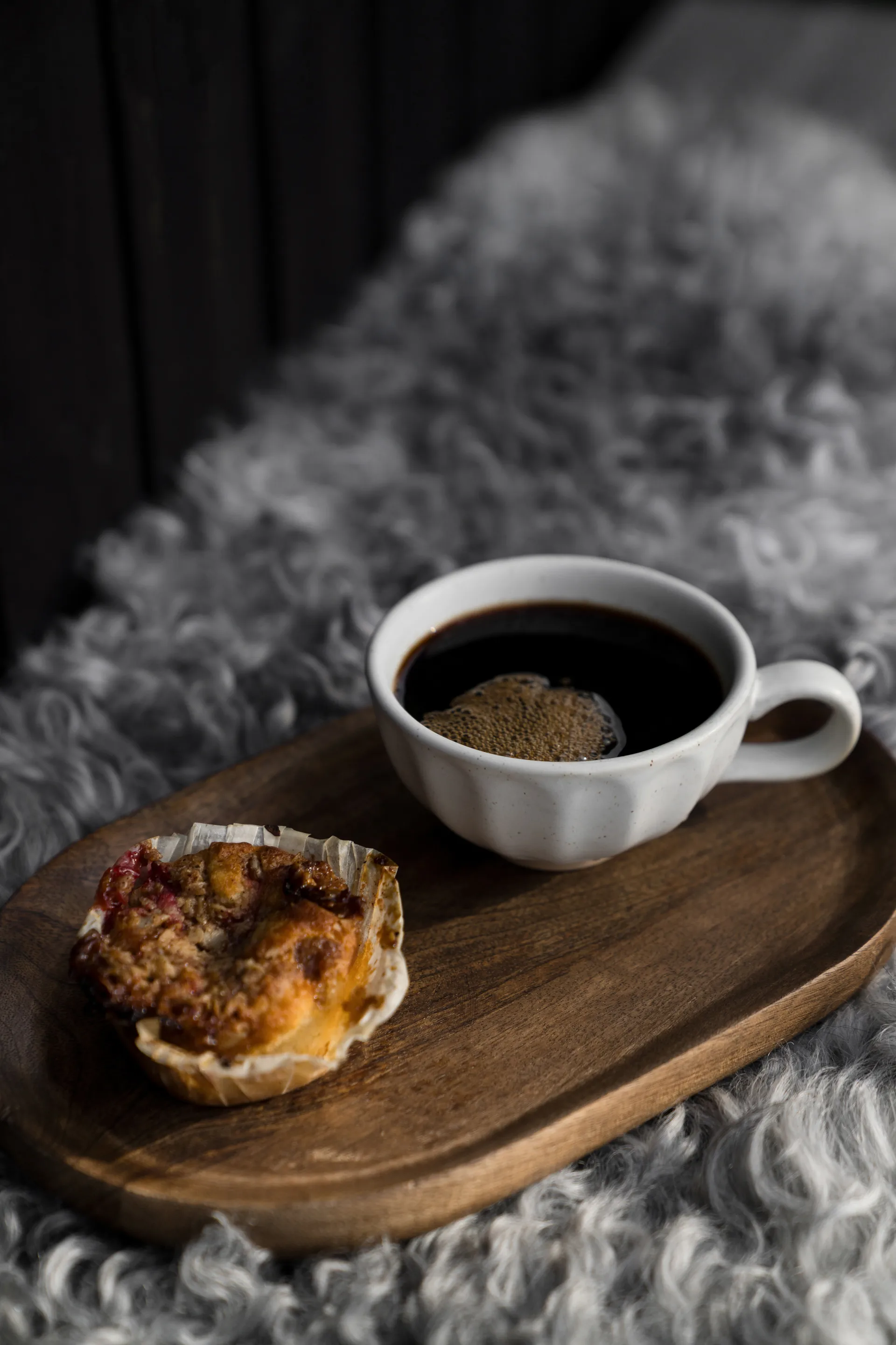 Ernst δίσκος σερβιρίσματος οβάλ 17x28 εκ., Σκούρο καφέ ERNST