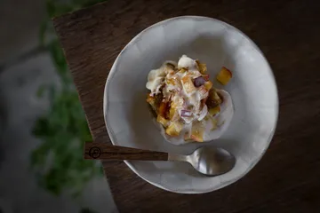 Πιατάκι Ernst από πέτρινα κεραμικά - Λευκό-φυσικό, Ø17x3 εκ. - ERNST