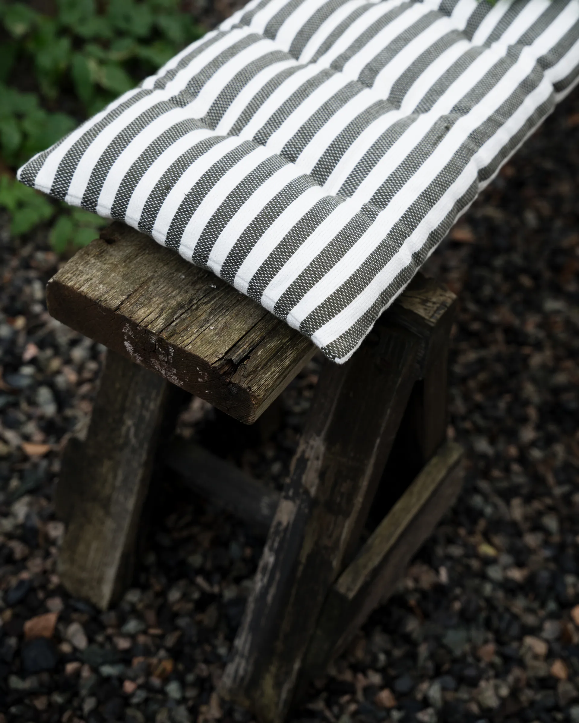 Μαξιλάρι σκαλοπατιών Ernst 30x100 cm, Φασκόμηλο, λευκό ERNST