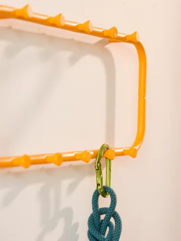 Classic κρεμάστρα ρούχων 120 εκ. - Sun yellow - Essem Design