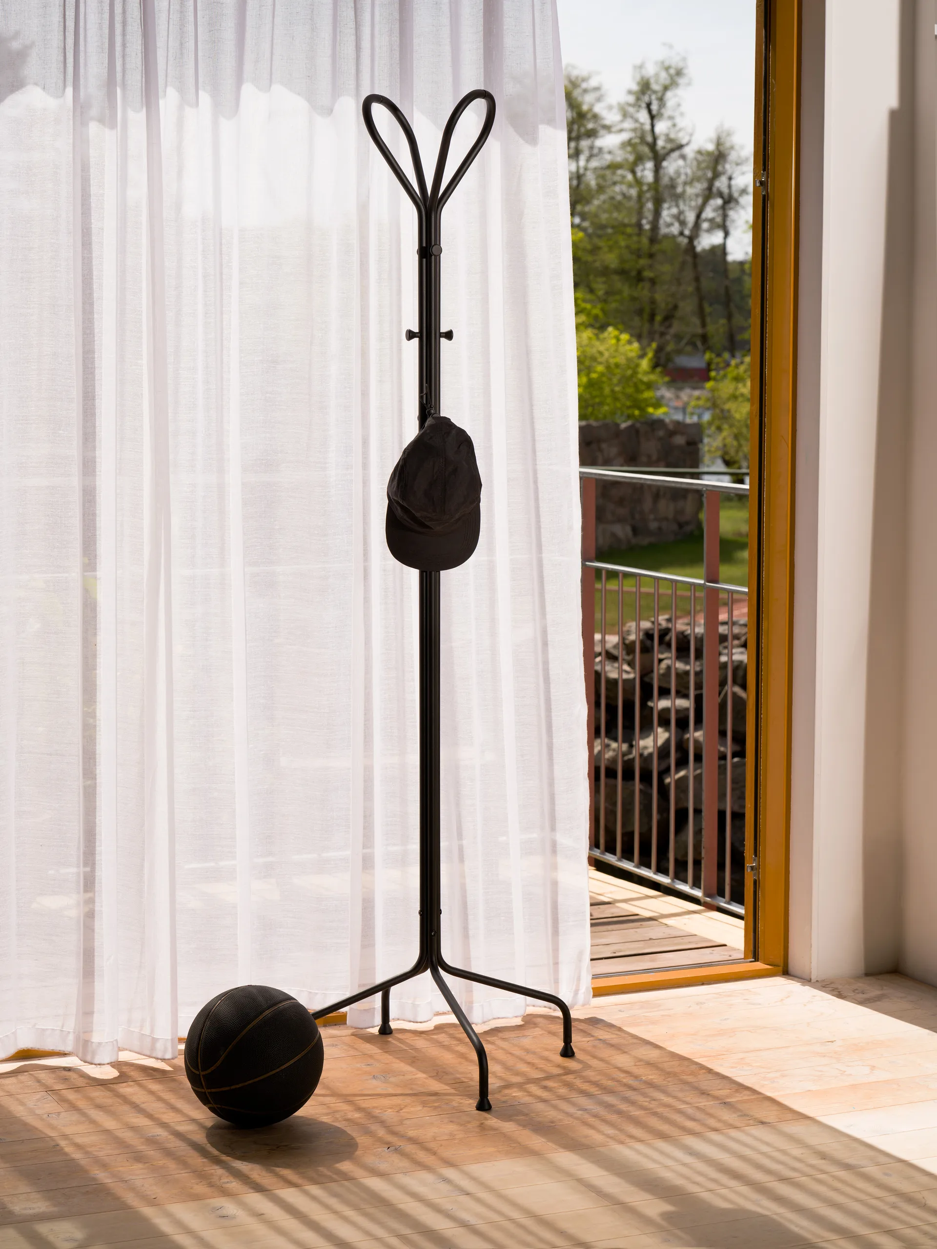 Classic καλόγερος, Μάυρο Essem Design