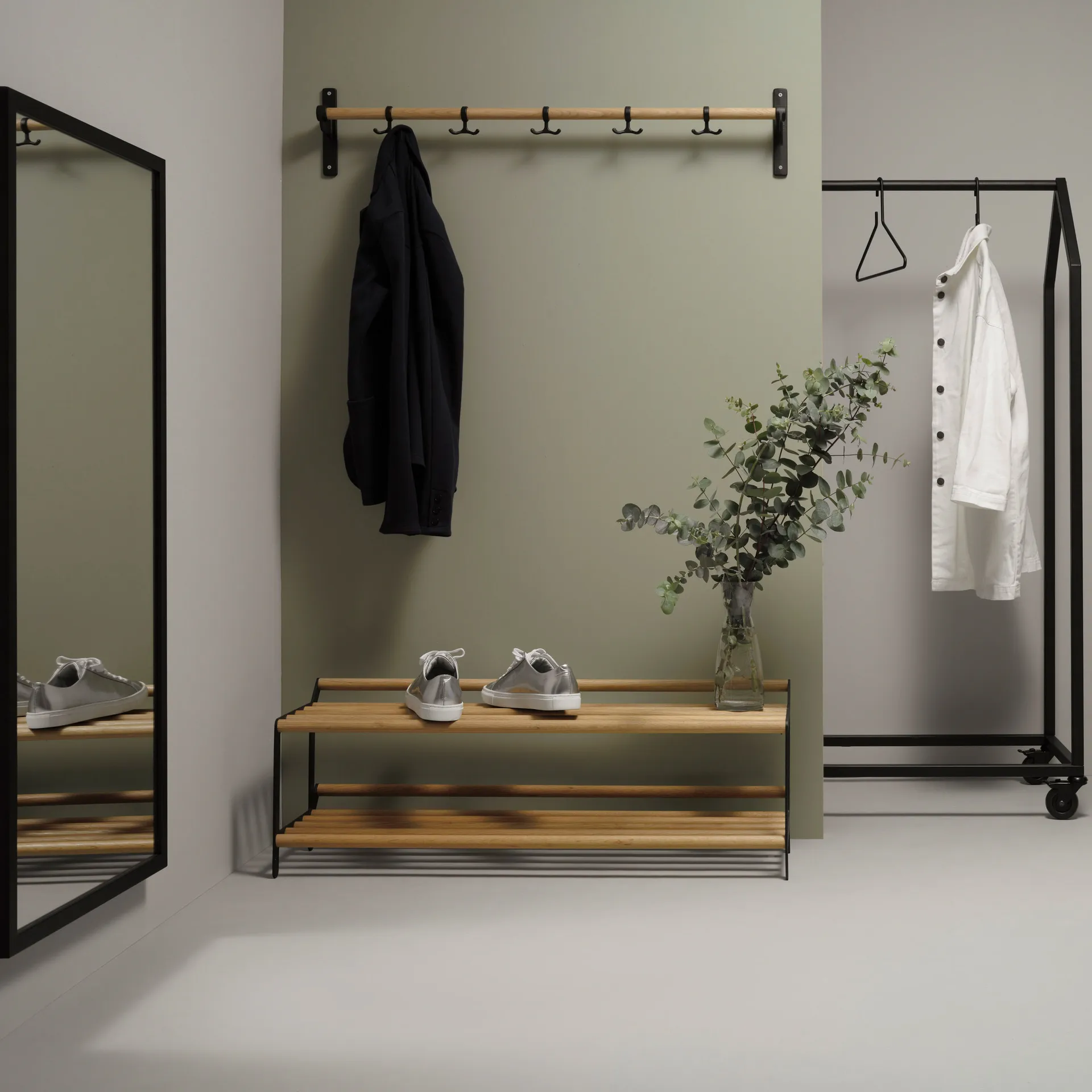 Tamburin ράφια παπουτσιών 60 cm, Μαύρο δρυς Essem Design