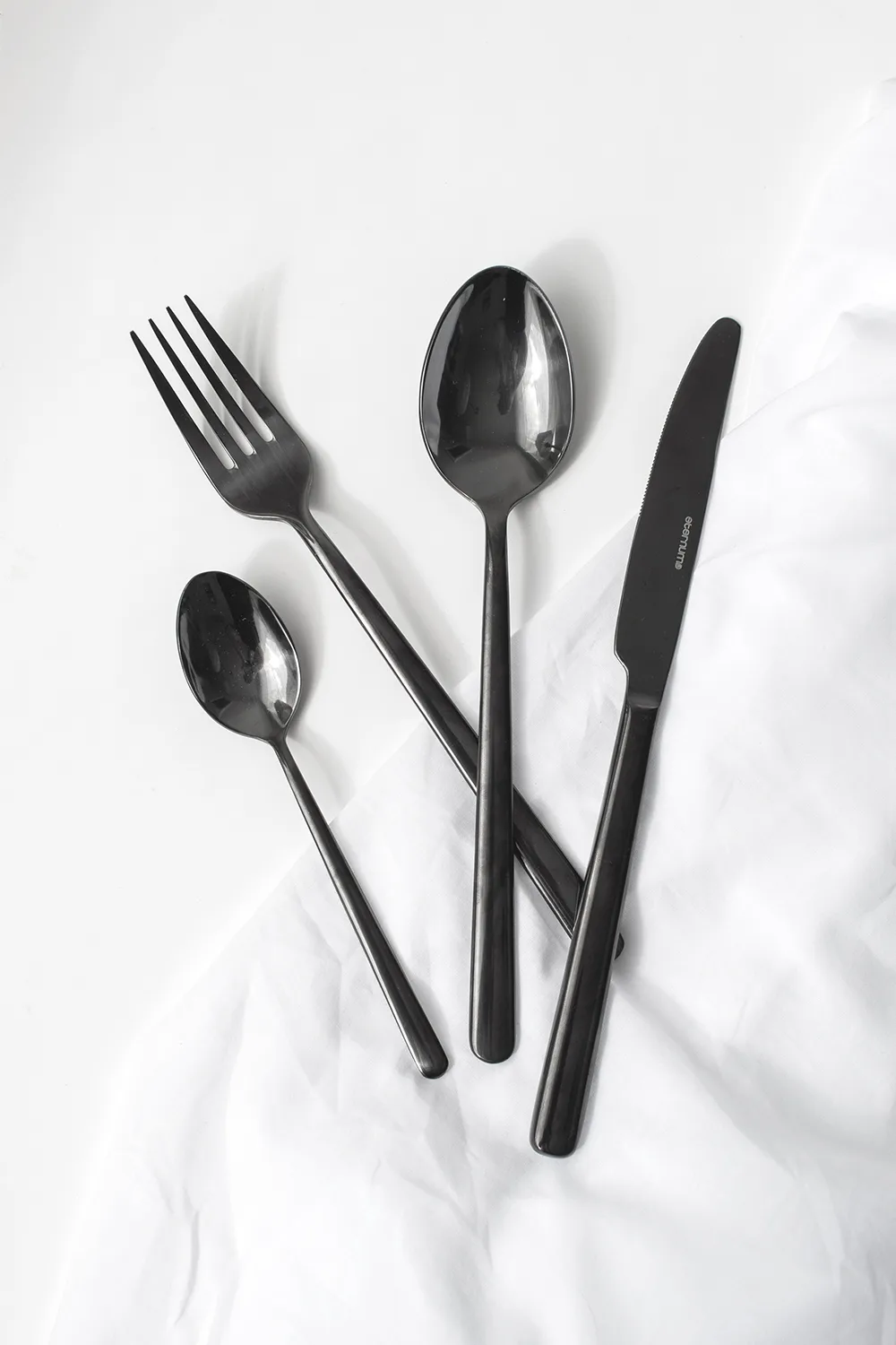 Eternum Nardo σετ μαχαιροπήρουνων 16 τεμ., Μάυρο Eternum