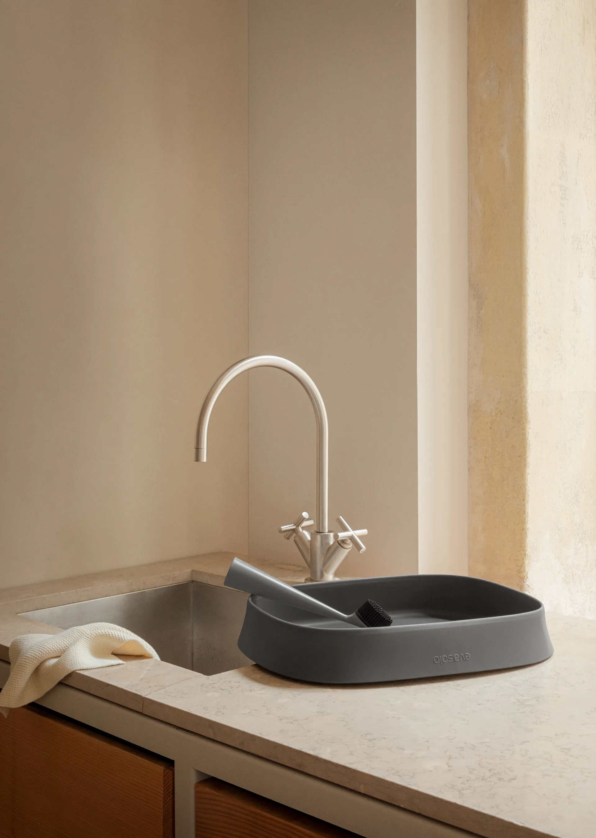 Eva Solo πτυσσόμενη θήκη για πιάτα 31x38 cm, Γκρι του ελέφαντα Eva Solo