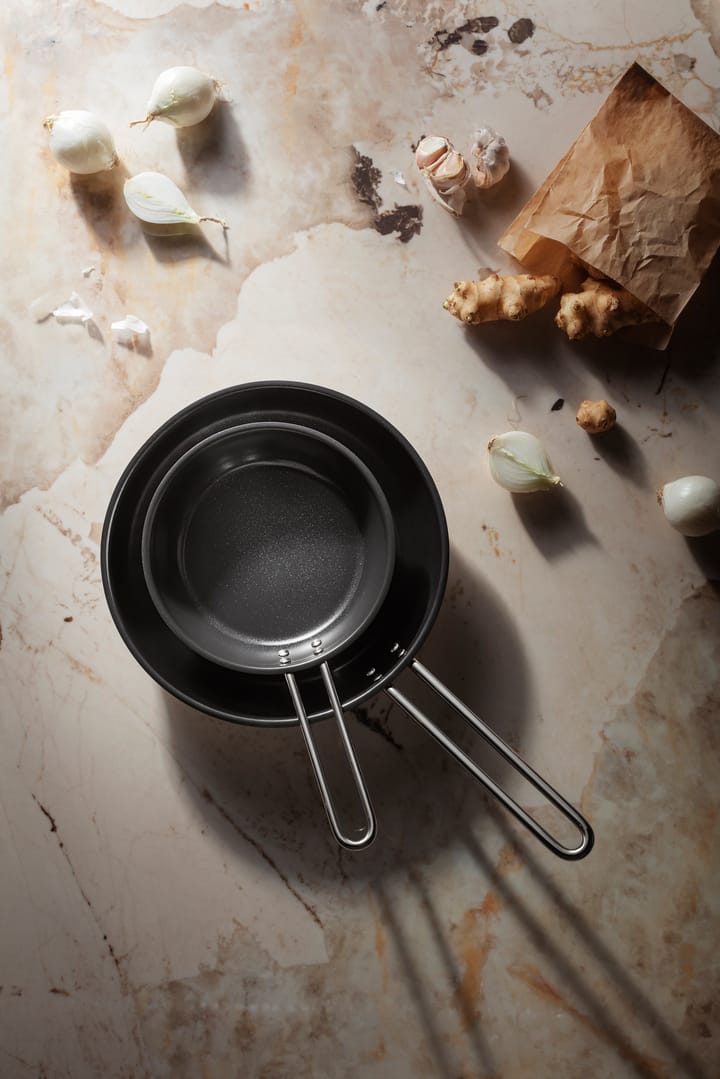Eva Trio Stainless Steel Slip-Let κεραμικό τηγάνι, 28 εκ. Eva Solo
