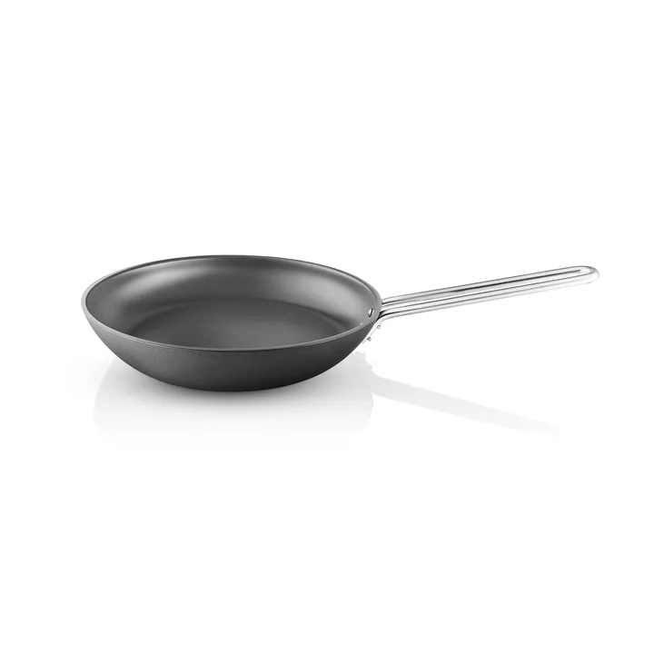 Professional Laser Titanium Slip-Let τηγάνι - Black, Ø28 εκ. - Eva Solo